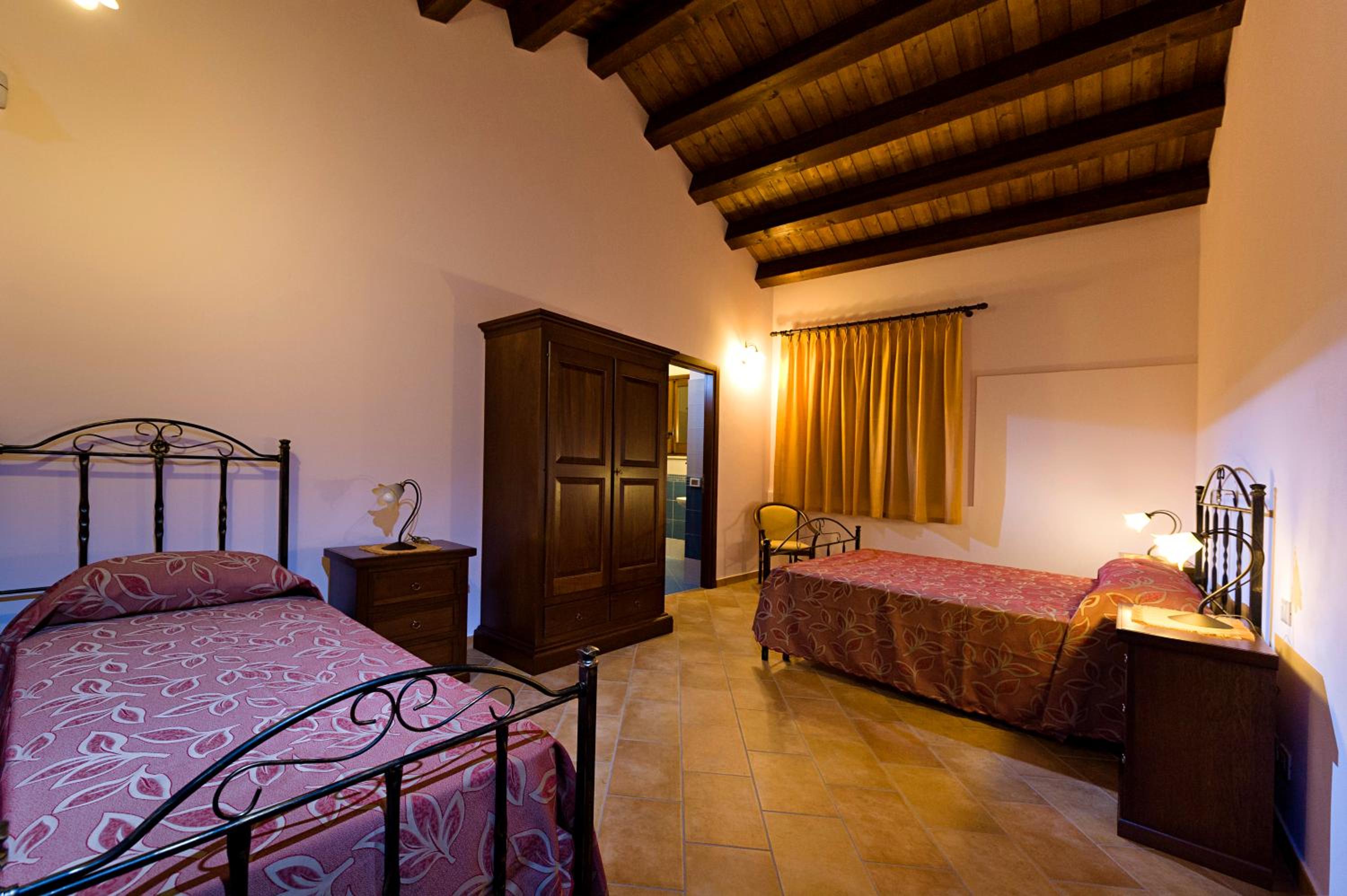 Quadruple Room with Bathroom photo 3