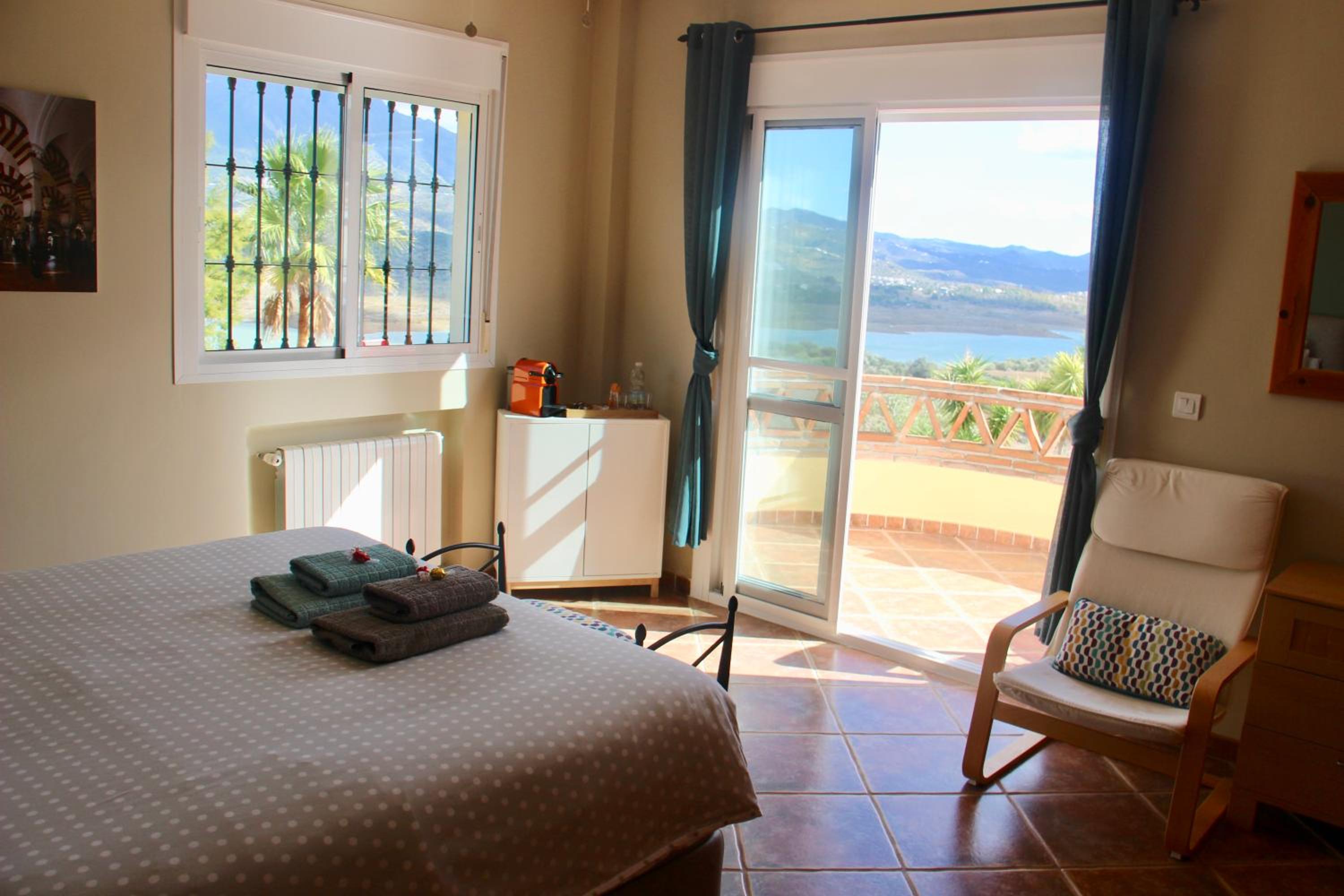 King Room with Balcony photo 2