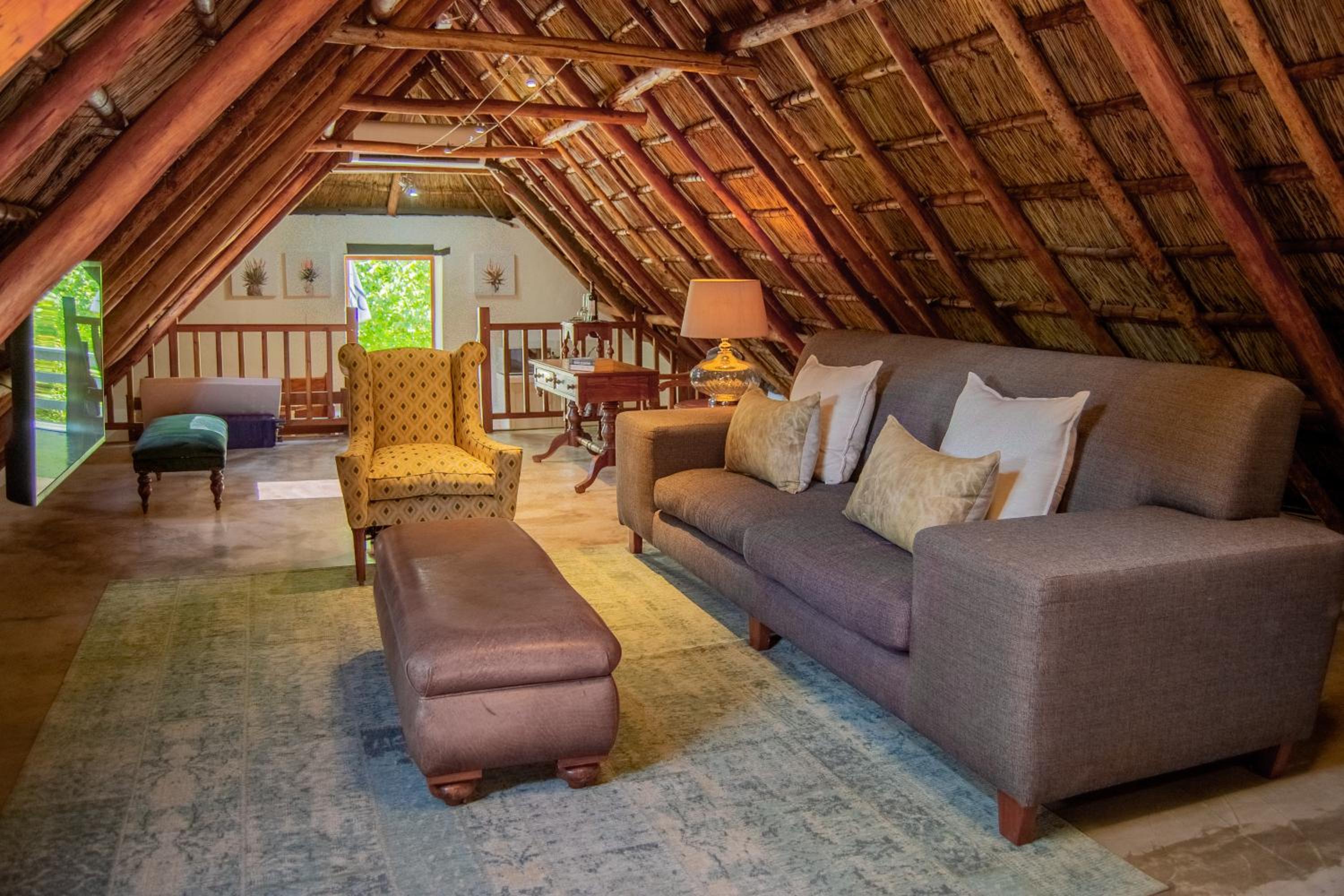 Deluxe Queen Suite - Photo 5