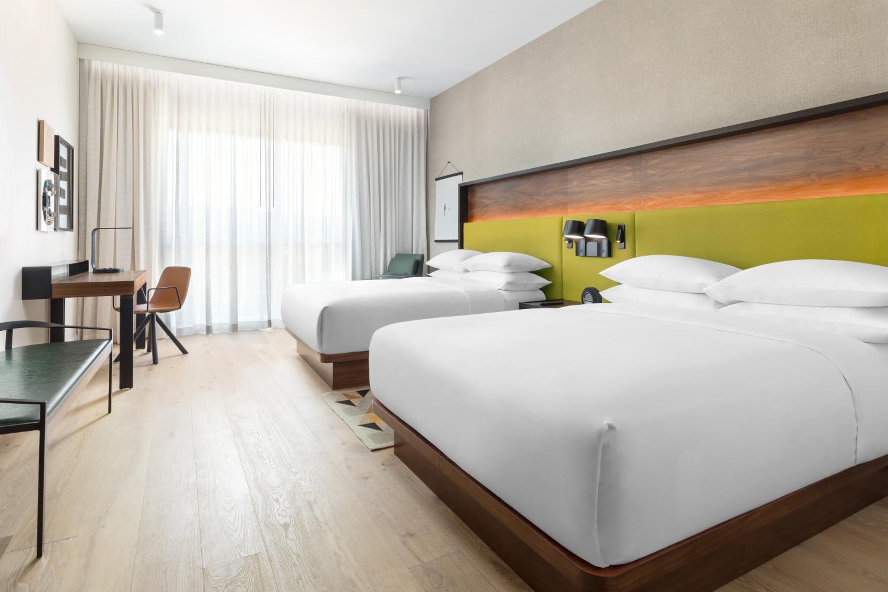 Queen Room with Two Queen Beds - Photo 15