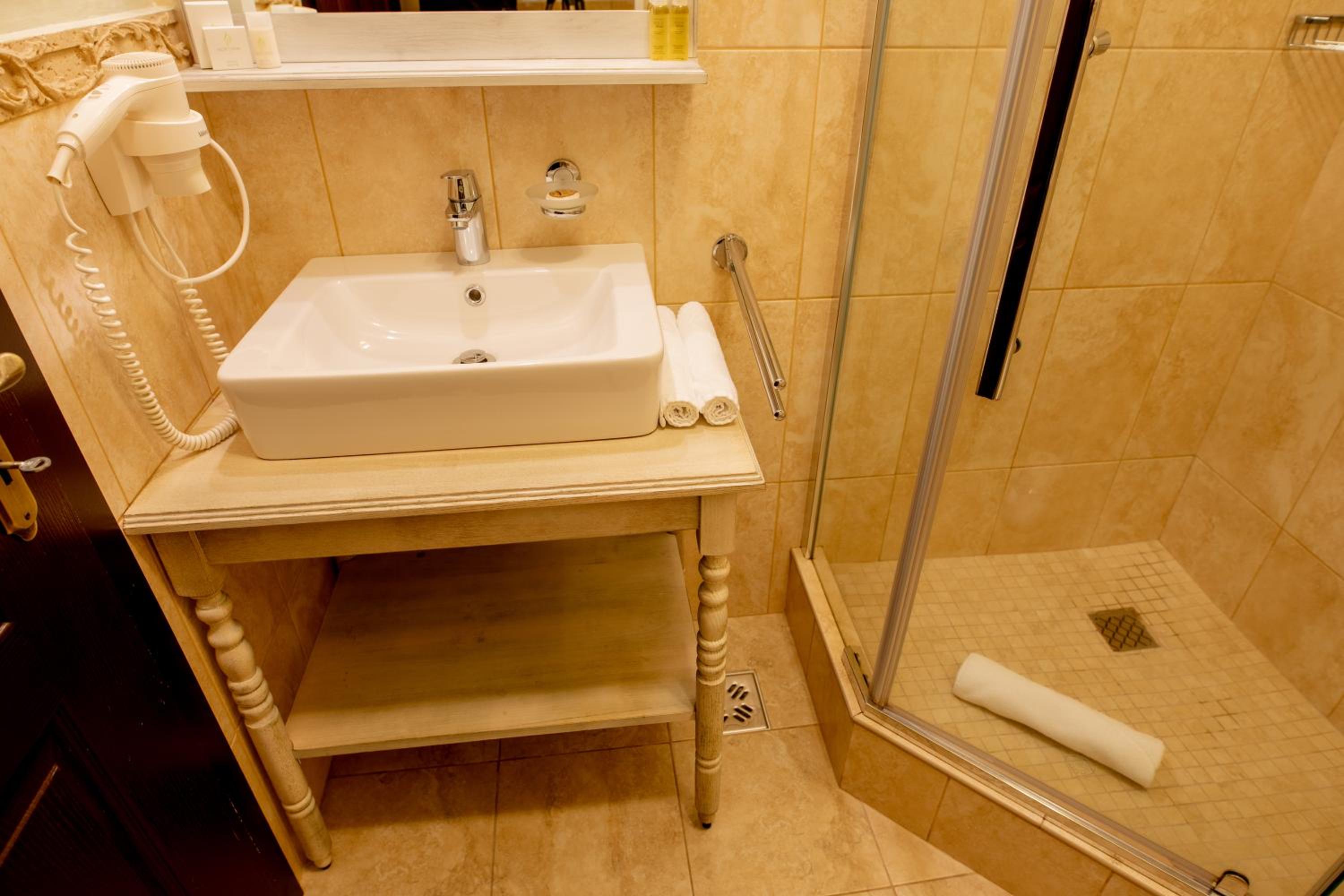Suite with Balcony photo 3