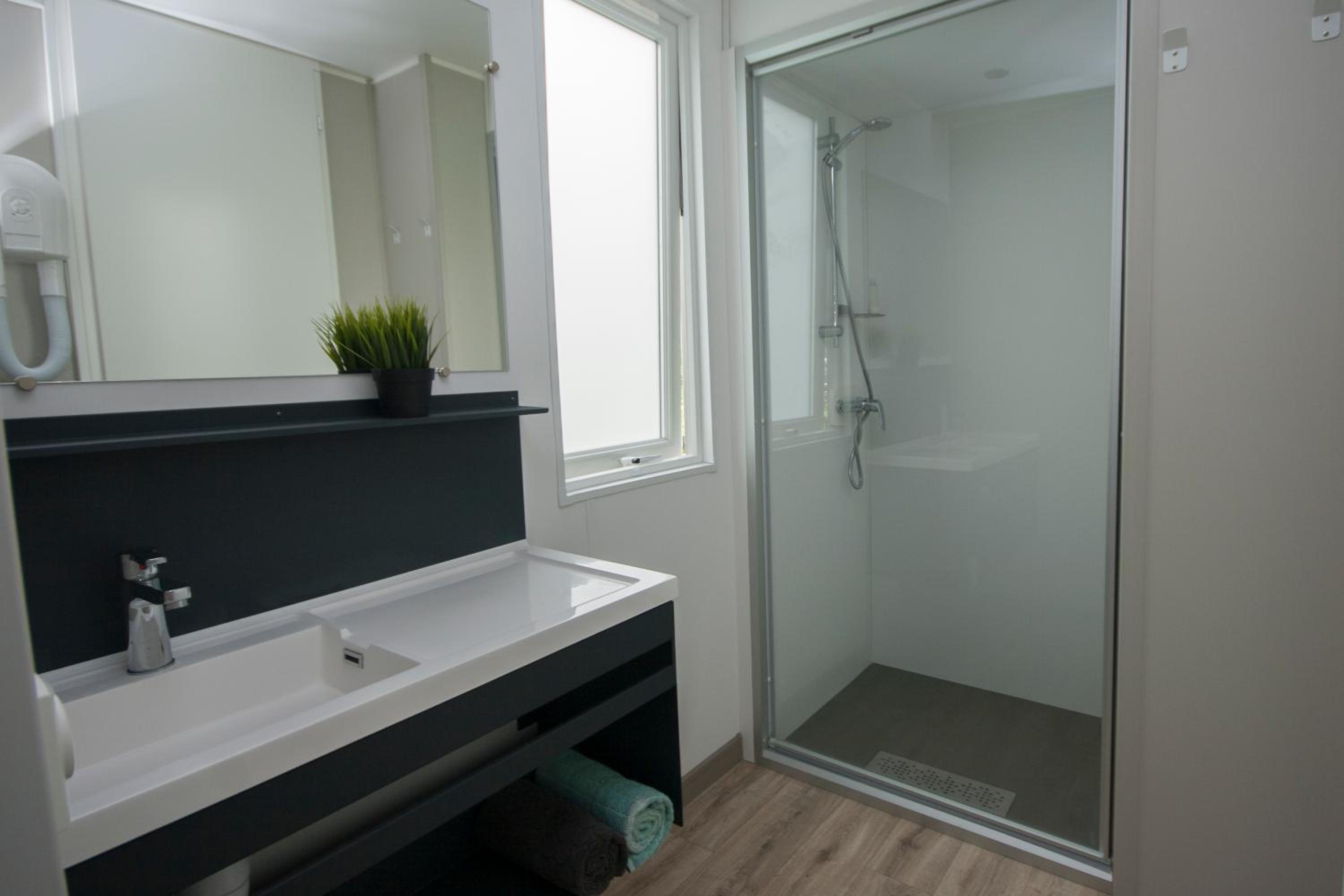 Two-Bedroom Mobile Home photo 3