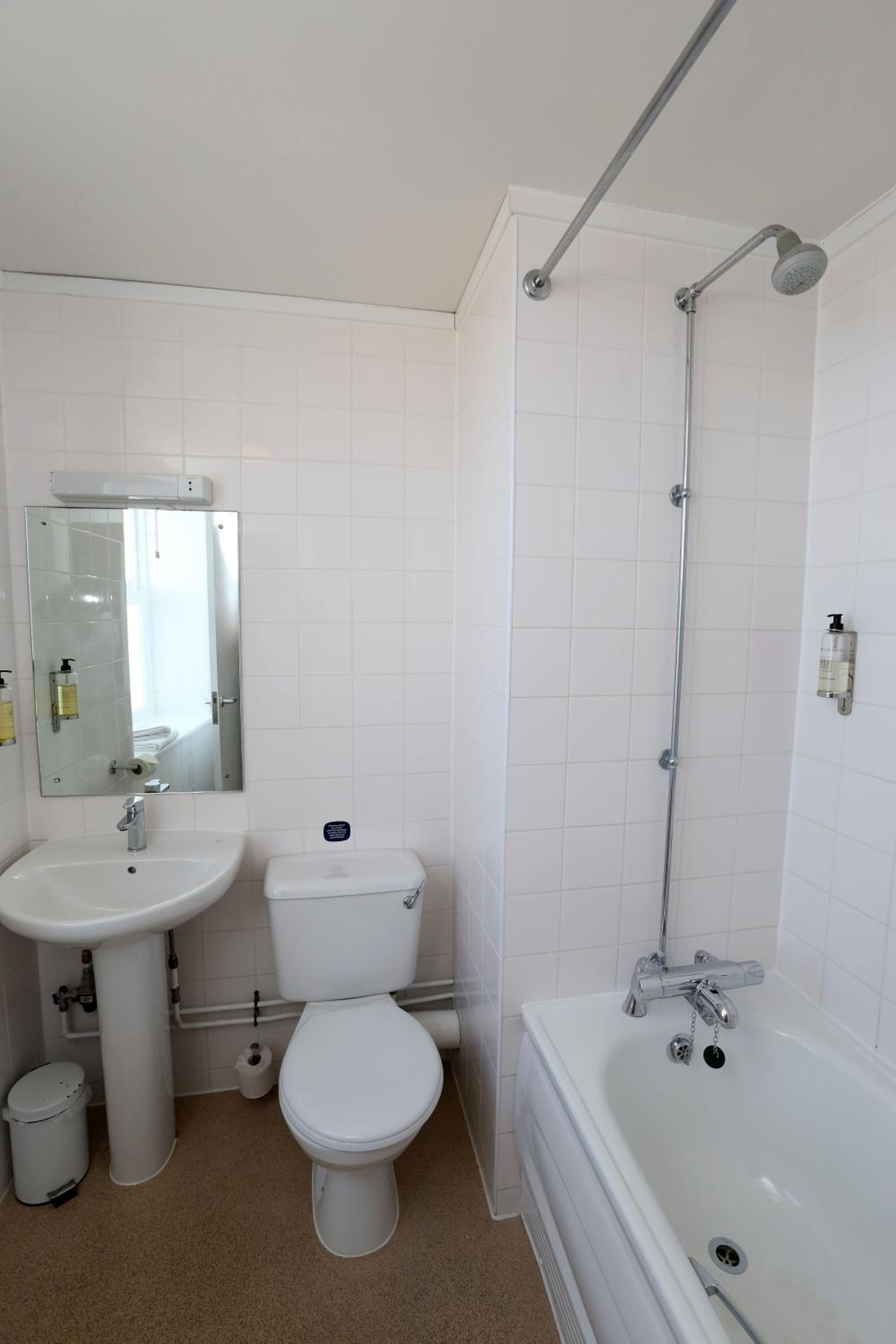Double Room with Sea View - Photo 5