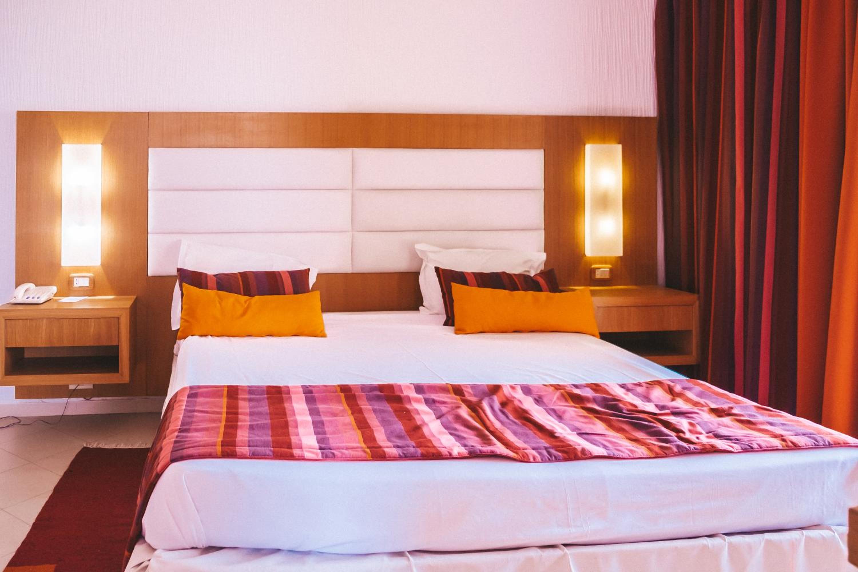 Standard Double or Twin Room - Photo 3