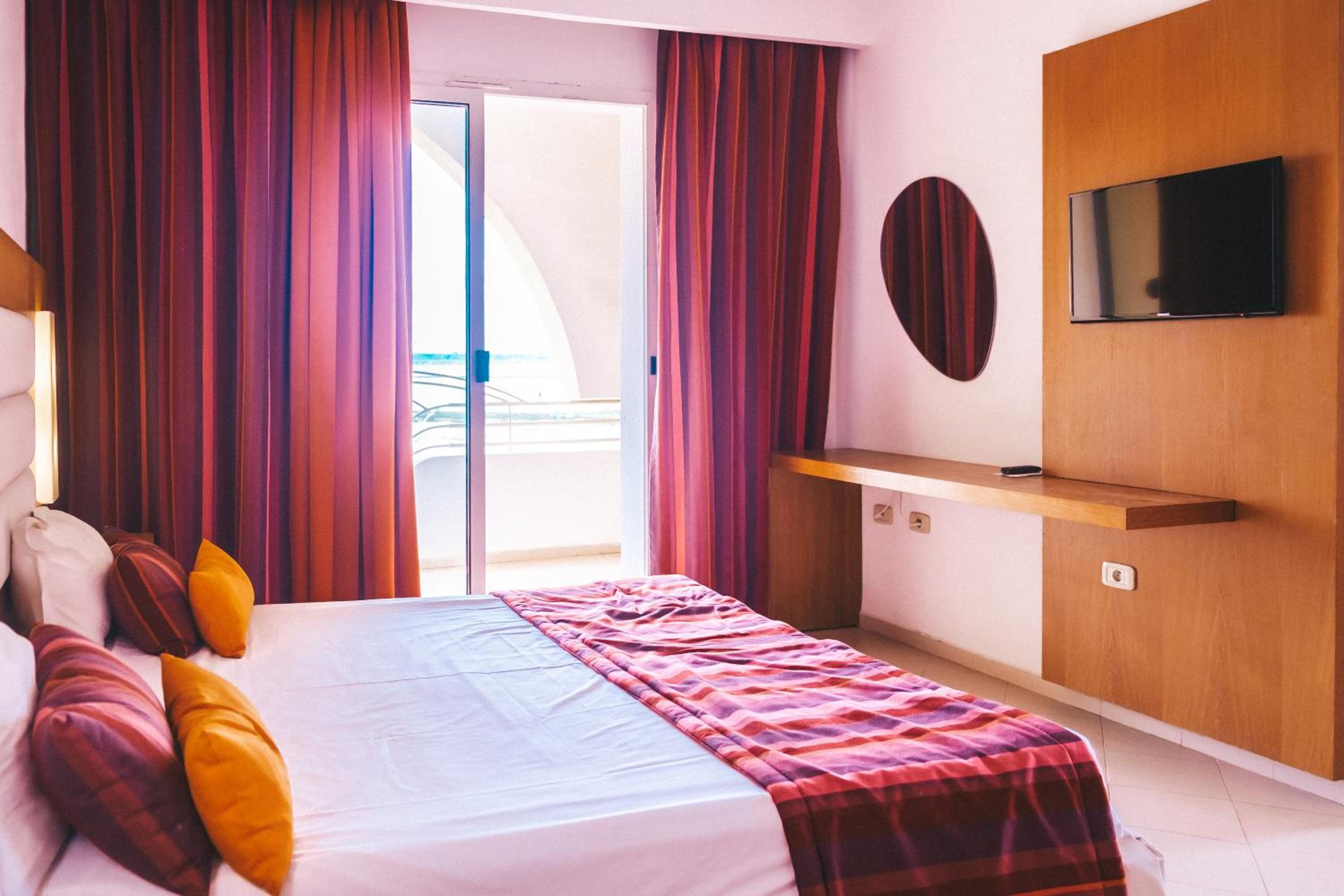 Standard Double or Twin Room - Photo 4