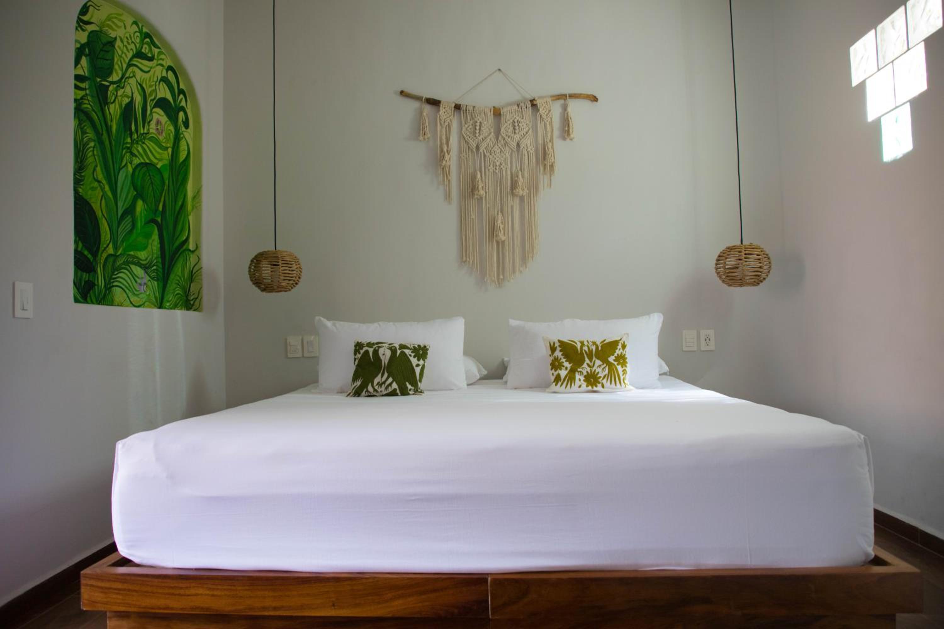 Suite with Balcony - Photo 2