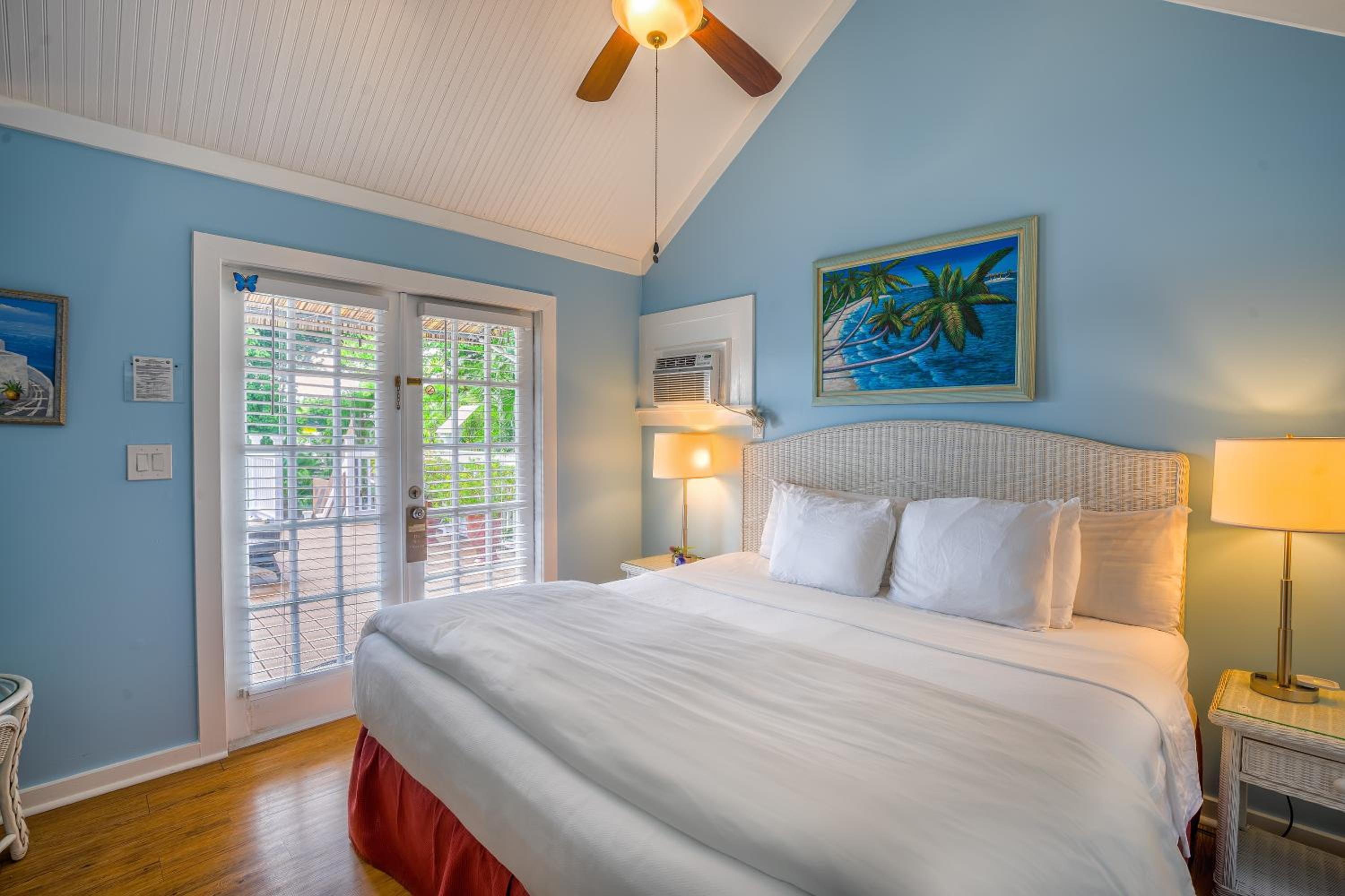 Deluxe King Room with Terrace