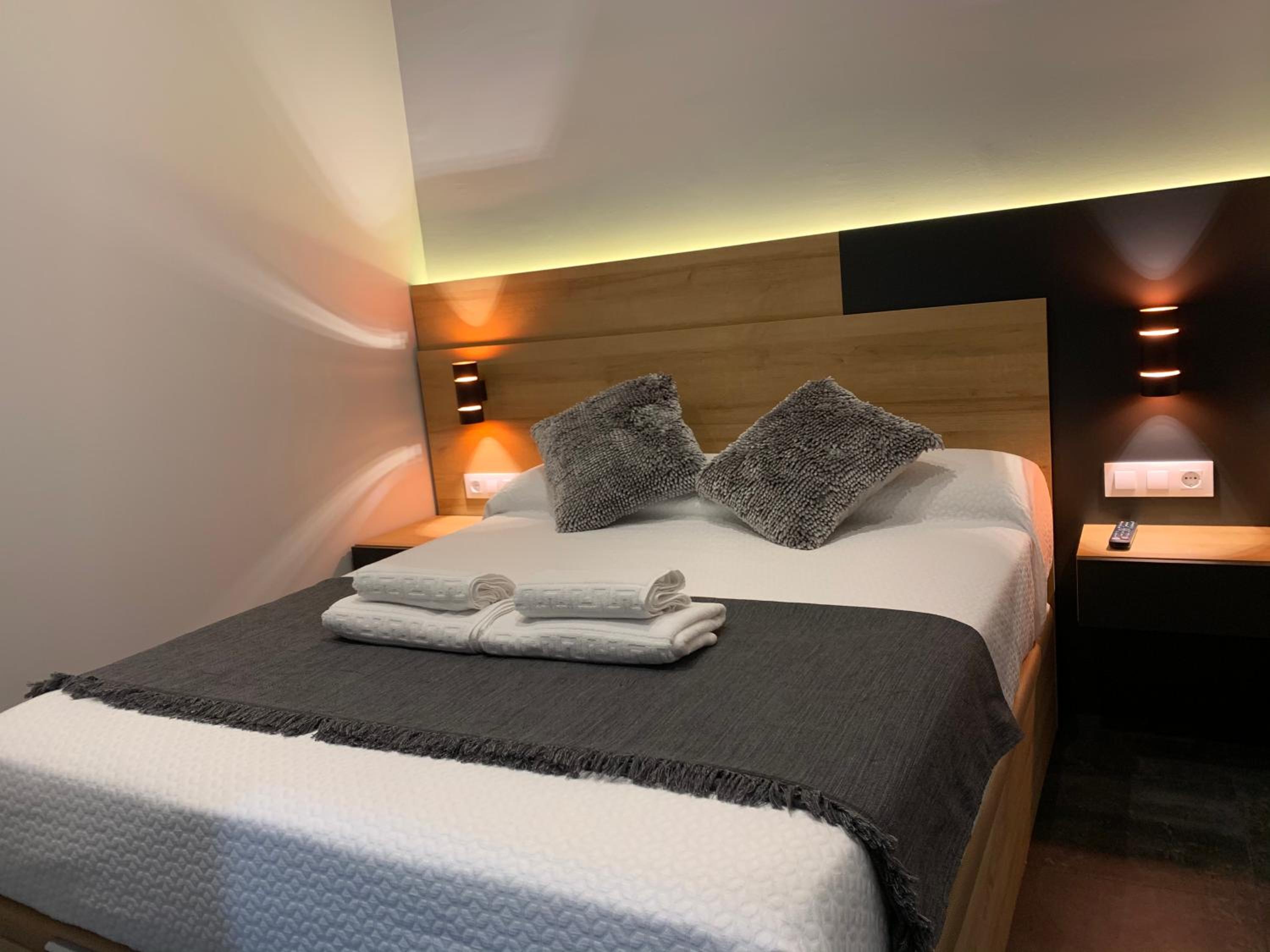 One-Bedroom Apartment with Spa Bath - Photo 18
