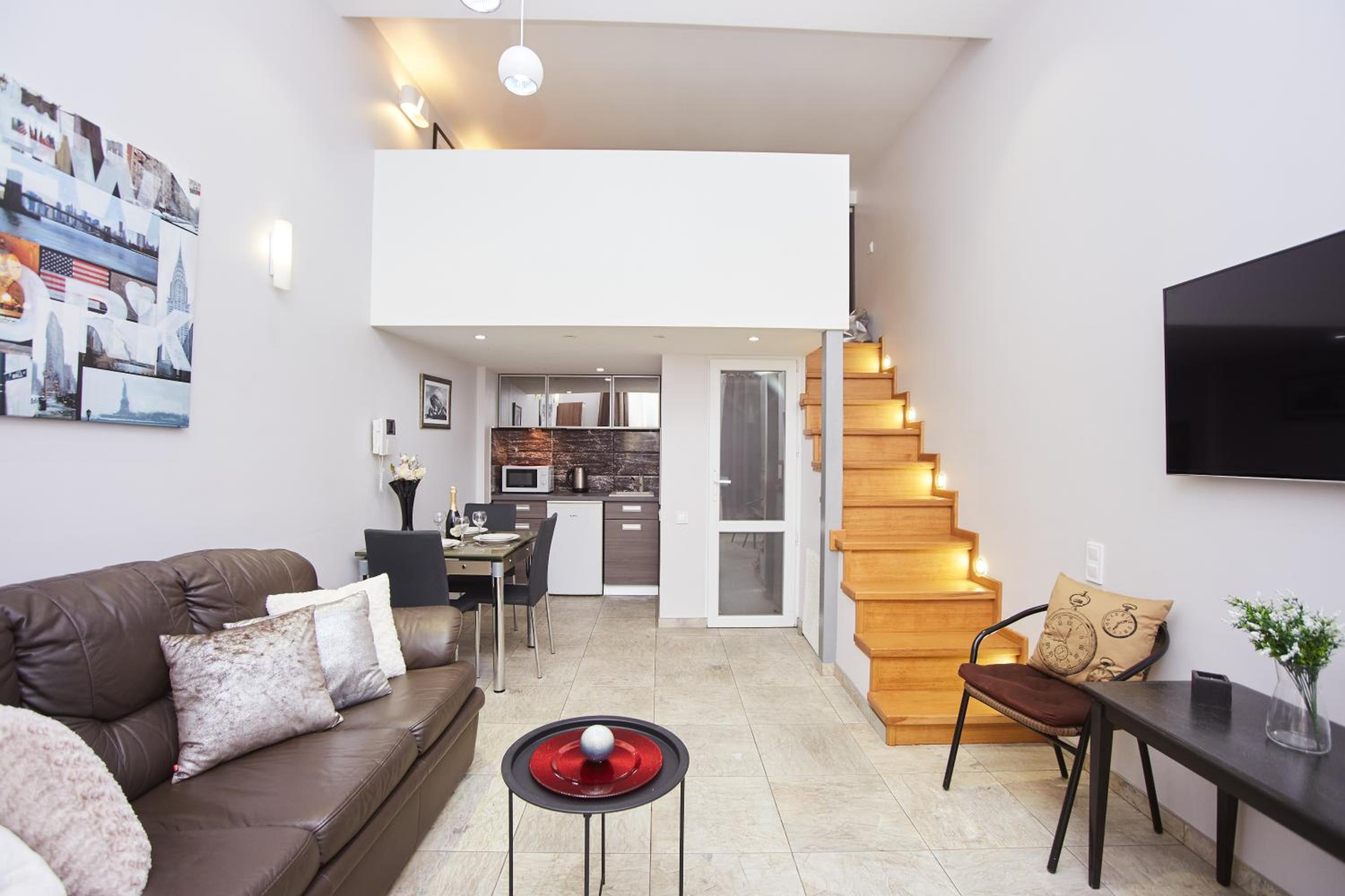 Studio - Split Level