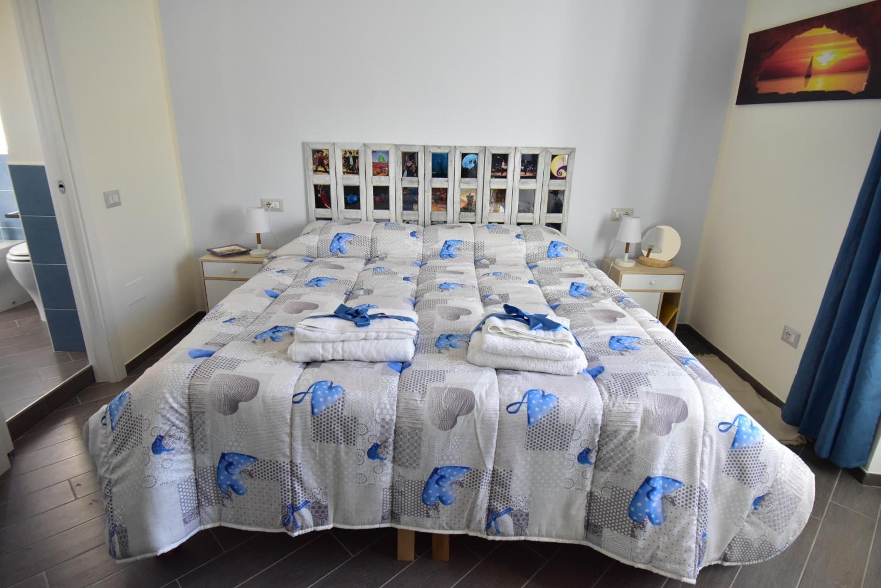 Large Double or Twin Room - Photo 1