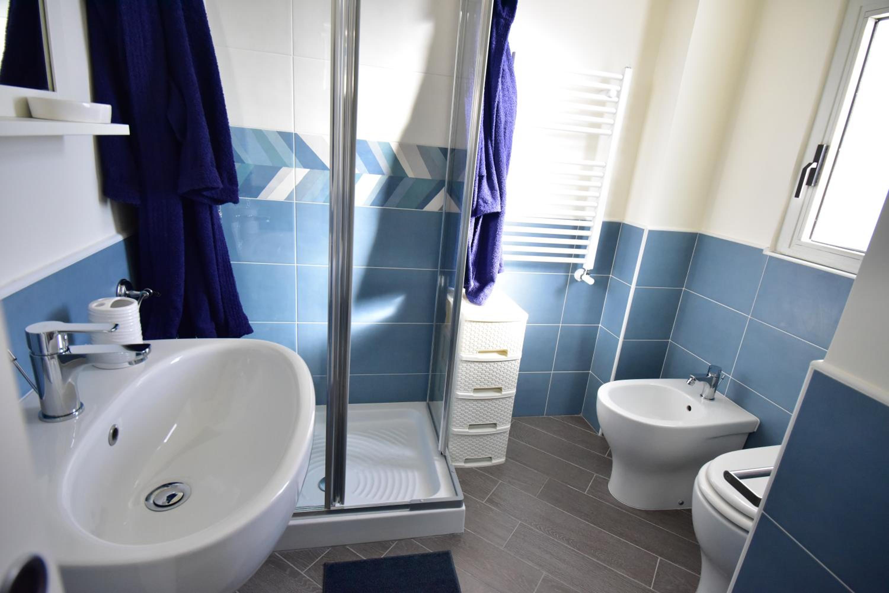 Large Double or Twin Room - Photo 17
