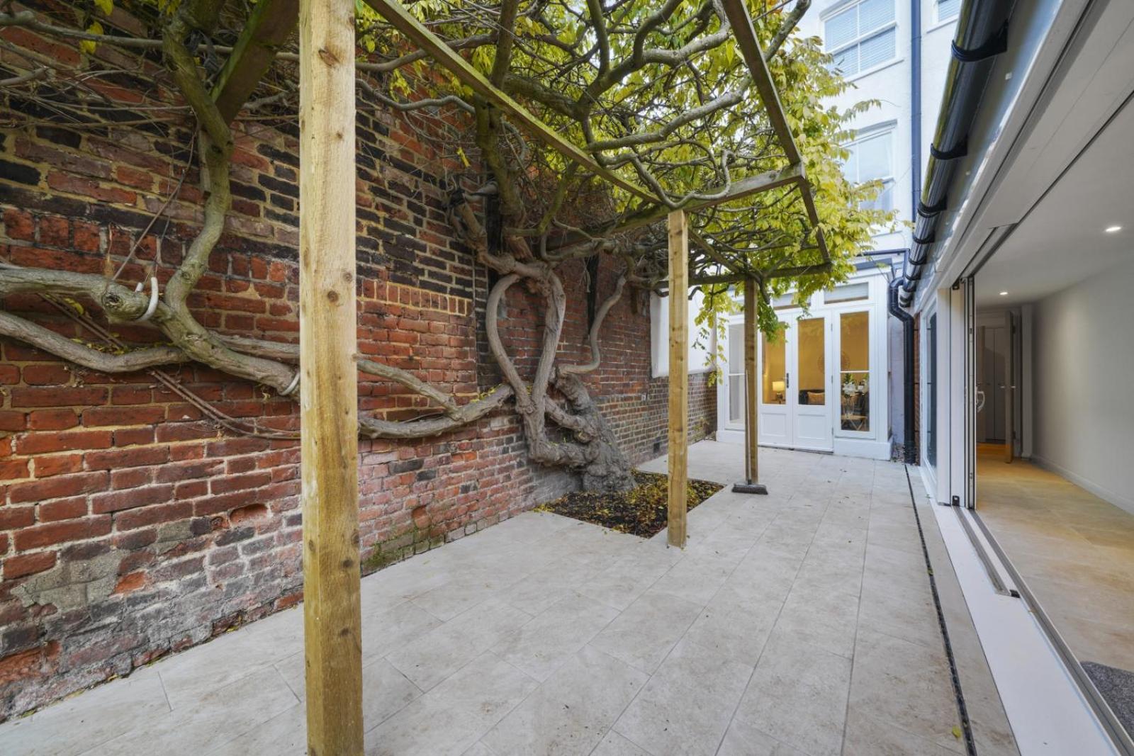 Villa photo 2