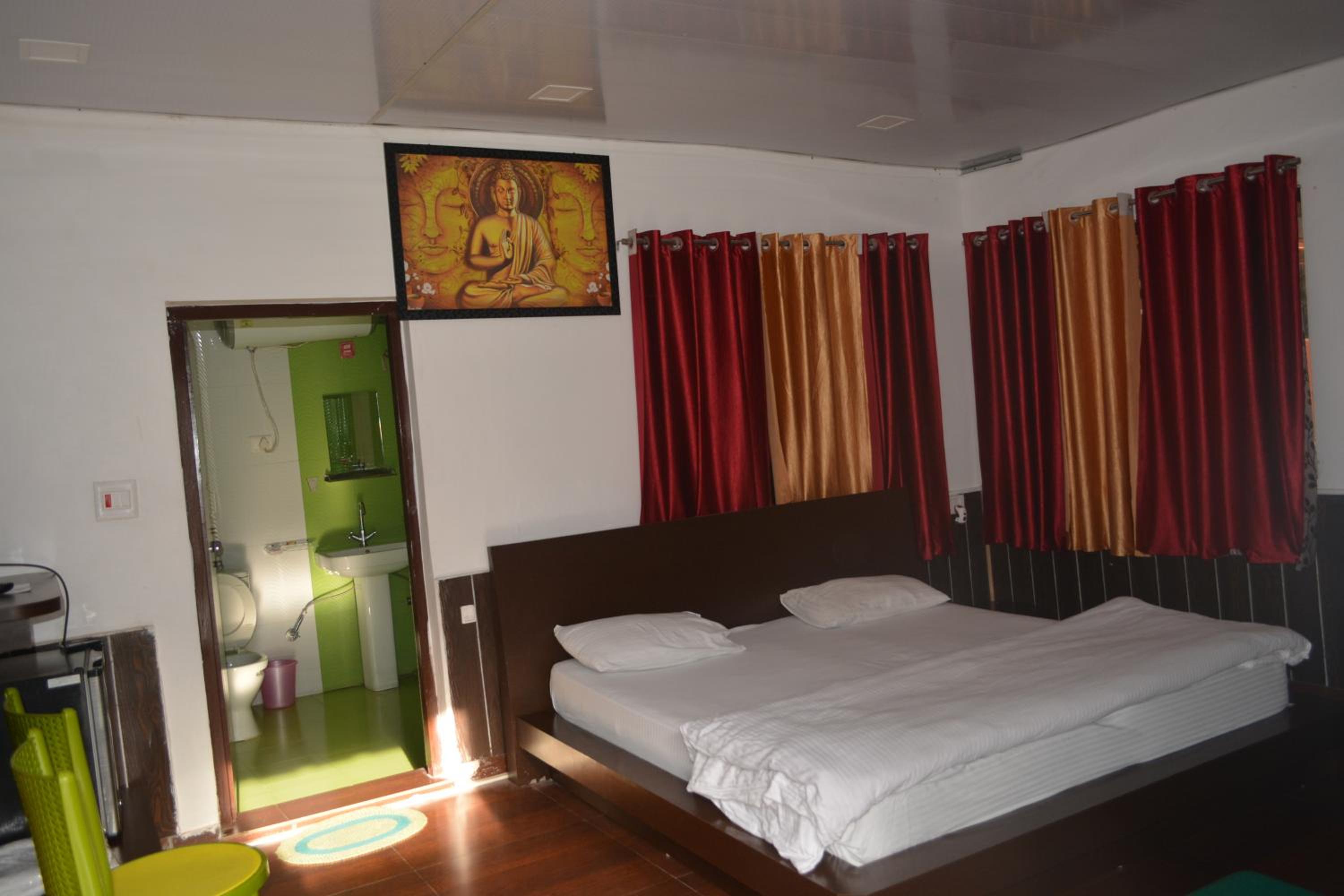Deluxe Room - Photo 1