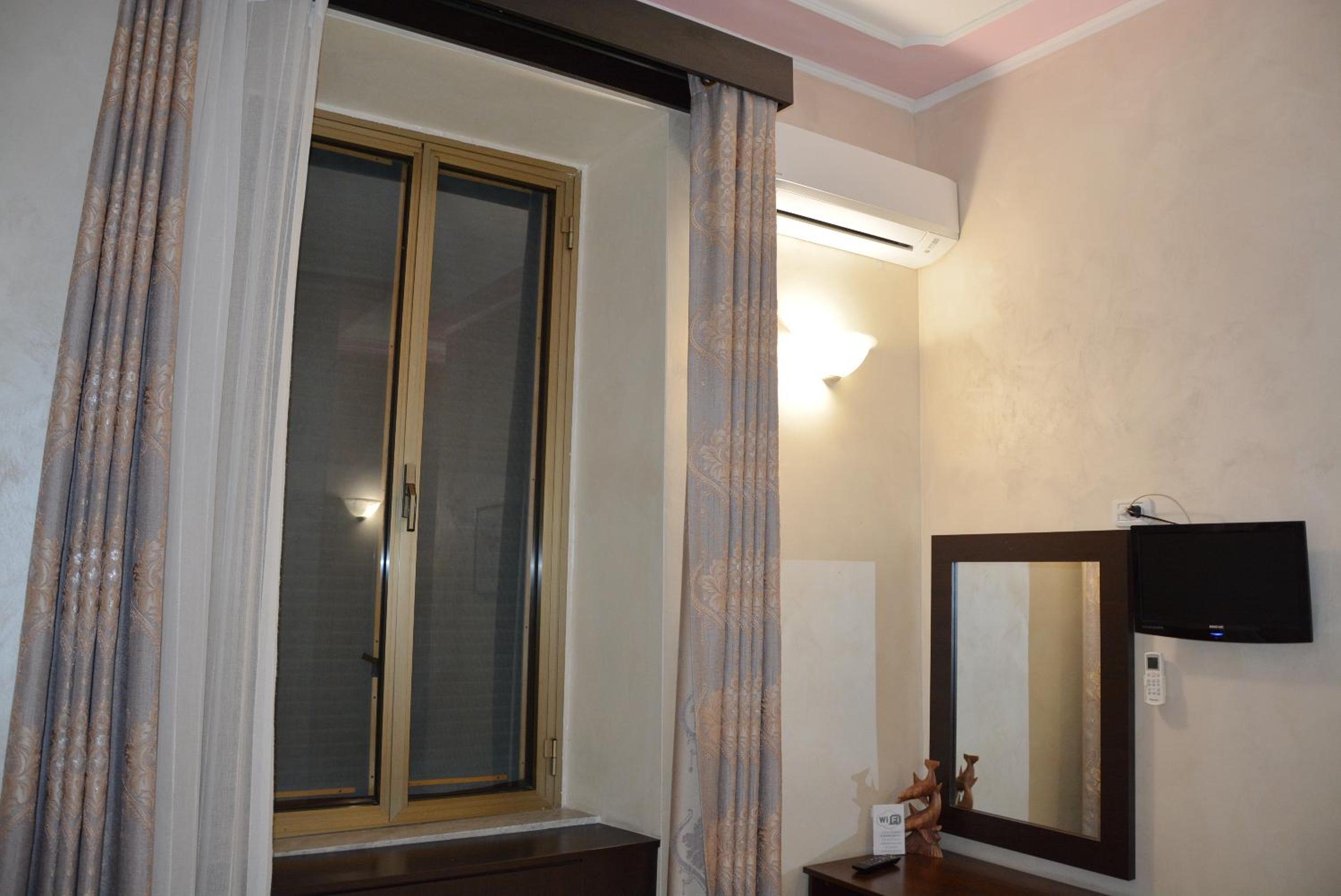 Economy Double Room photo 1