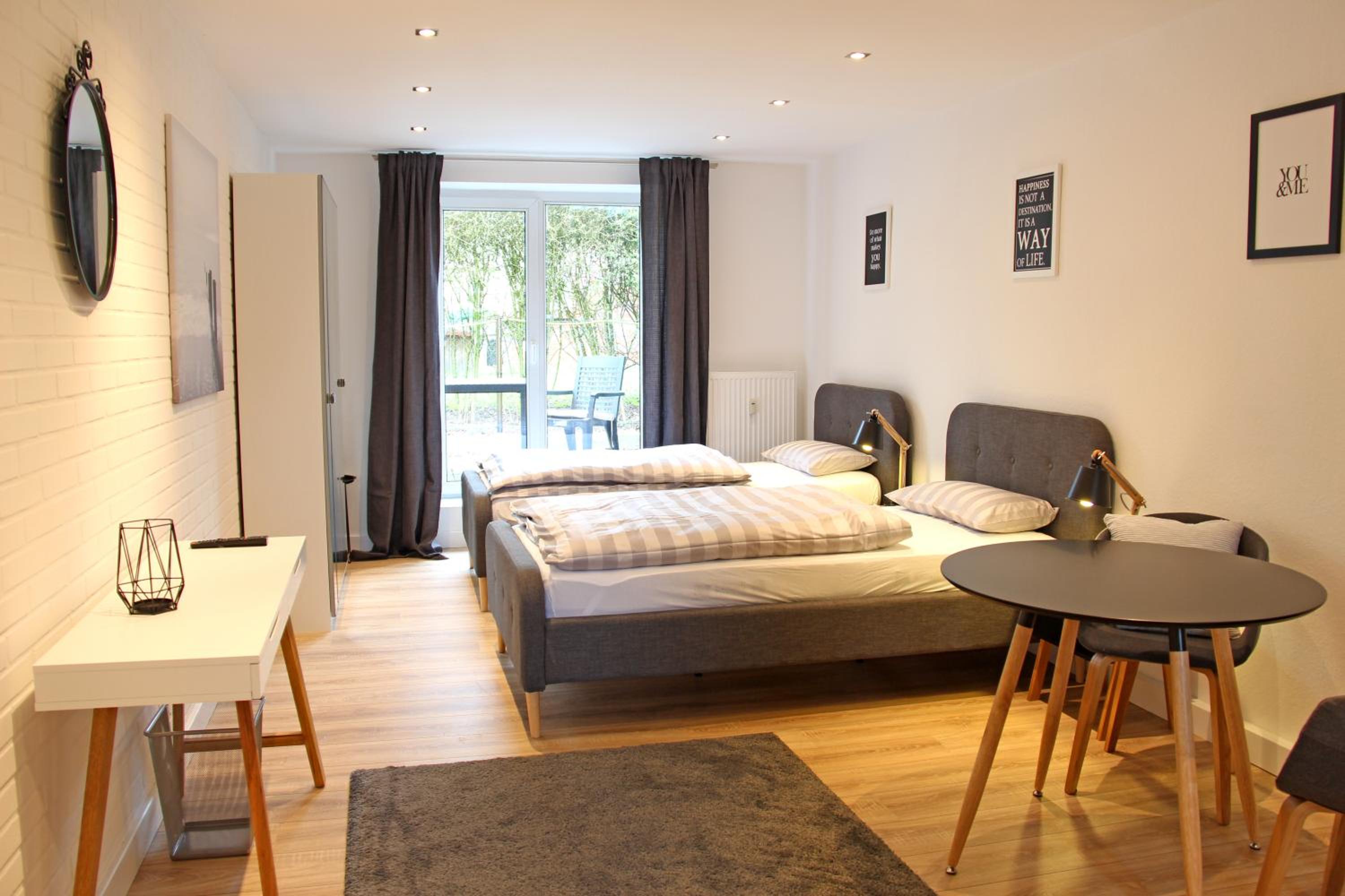 One-Bedroom Apartment photo 1