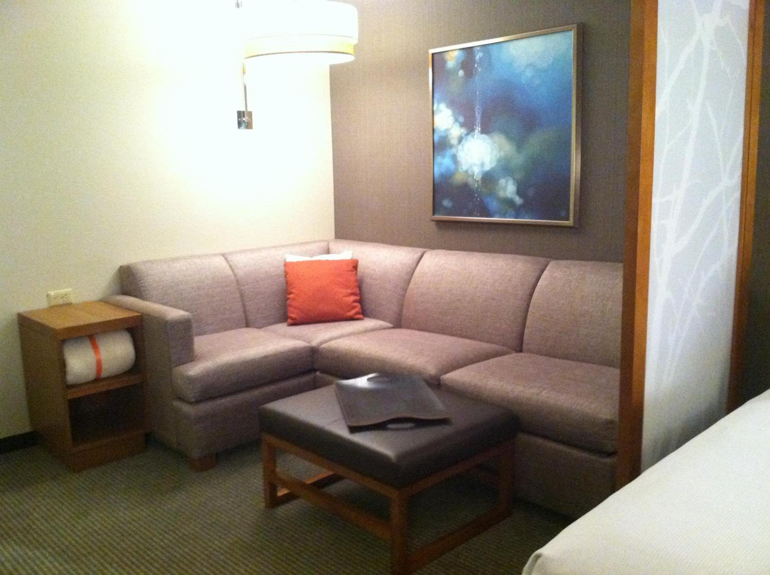 Queen Room with Two Queen Beds and Sofa Bed photo 3