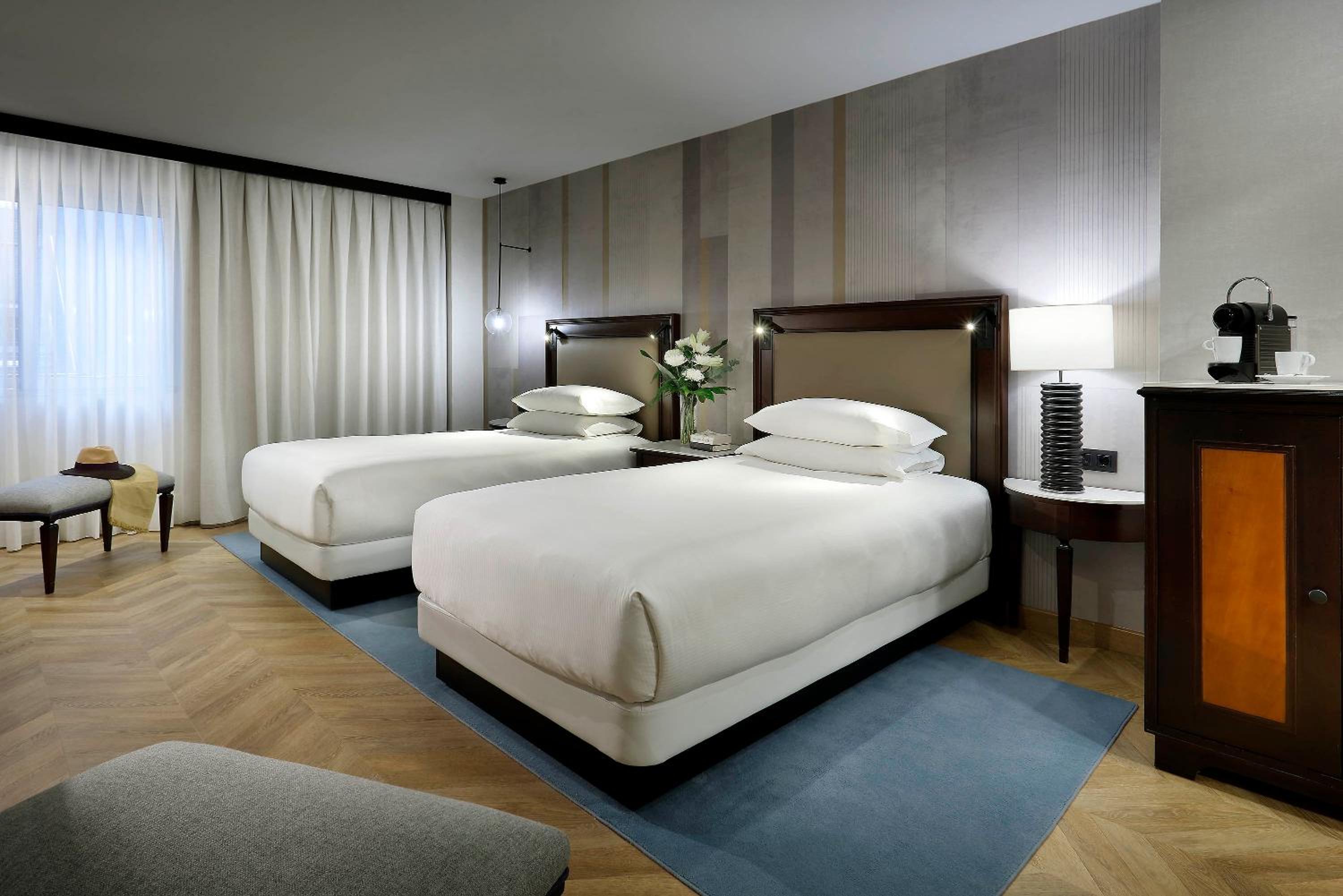 Twin Room - Photo 8