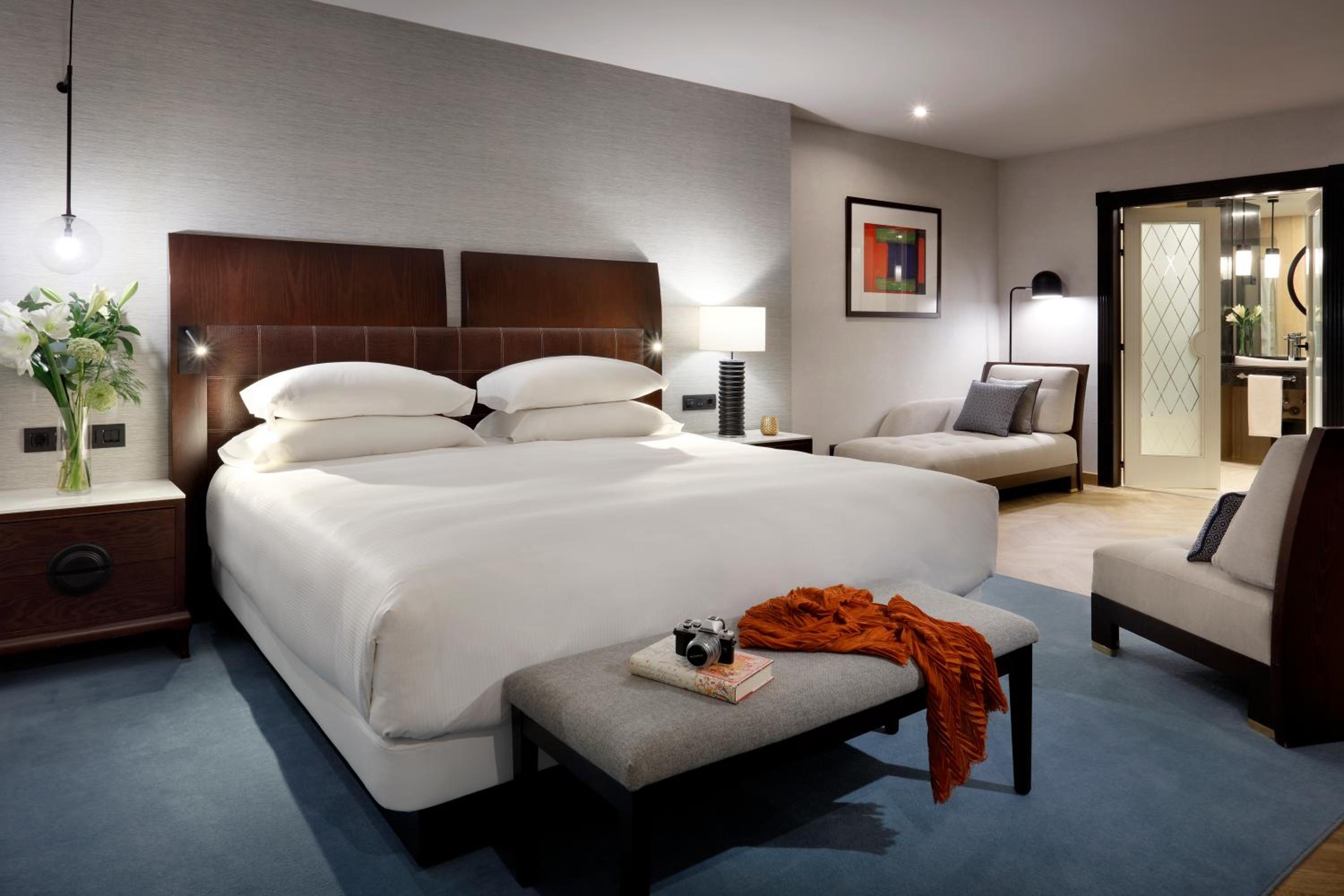 Regency Exclusive Suite with Club Access - Photo 1