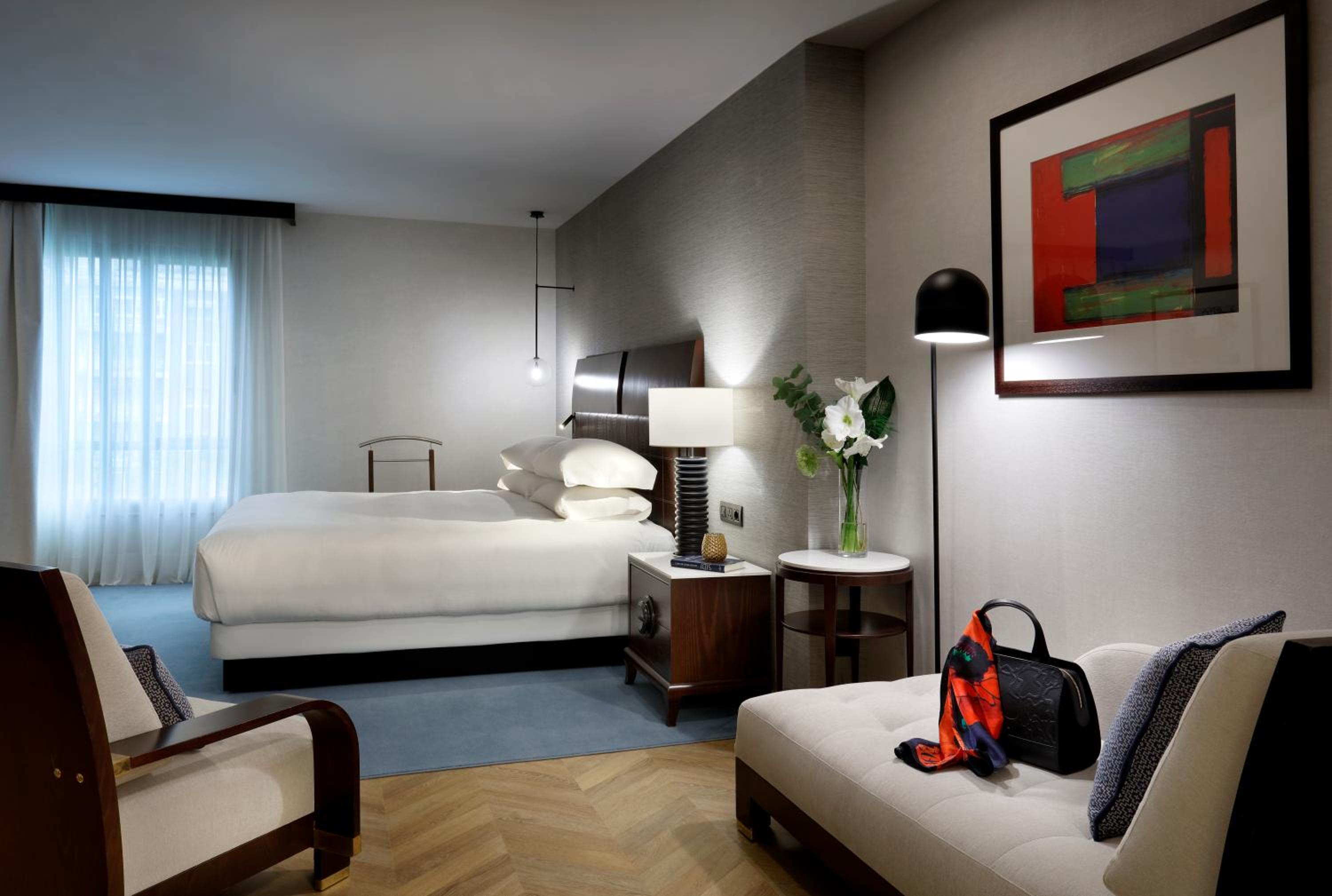 Regency Exclusive Suite with Club Access - Photo 7