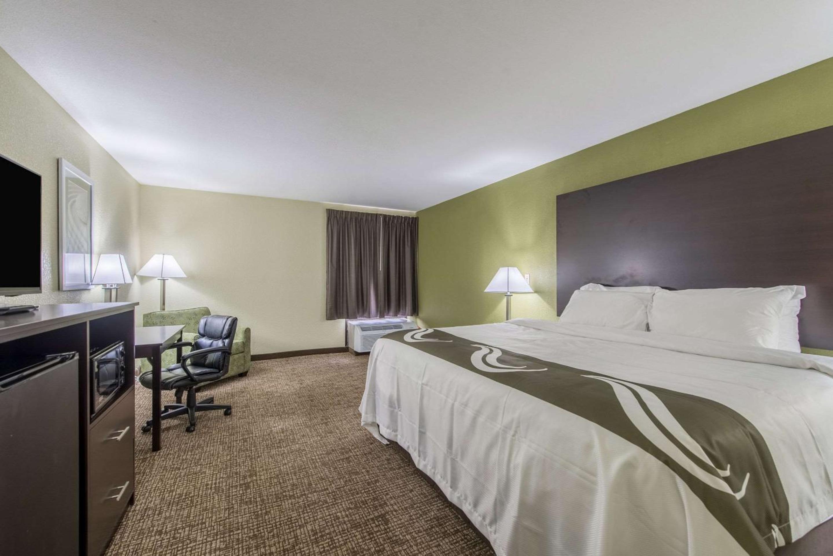 King Room - Non-Smoking photo 1