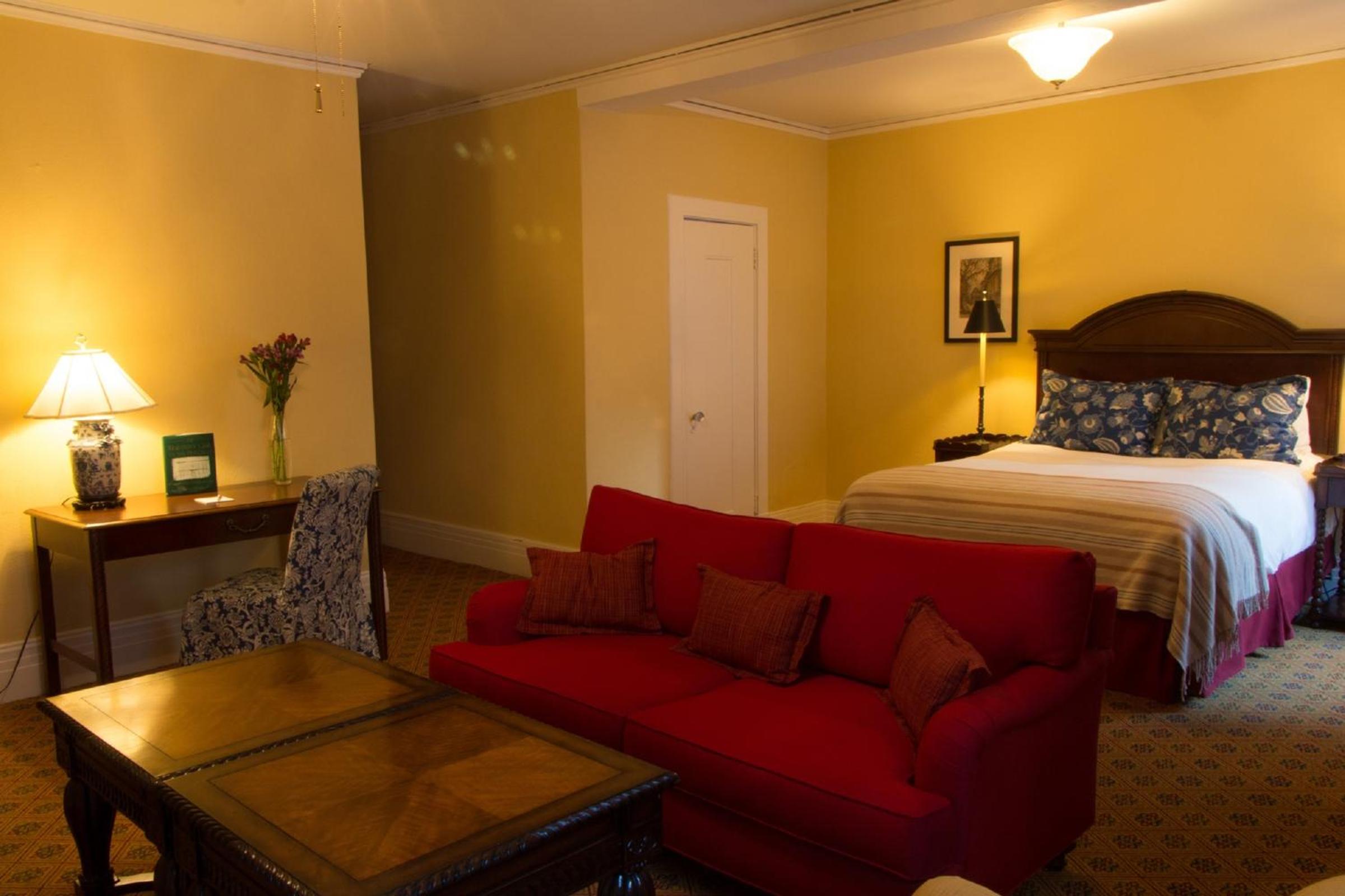 Queen Suite - Photo 5