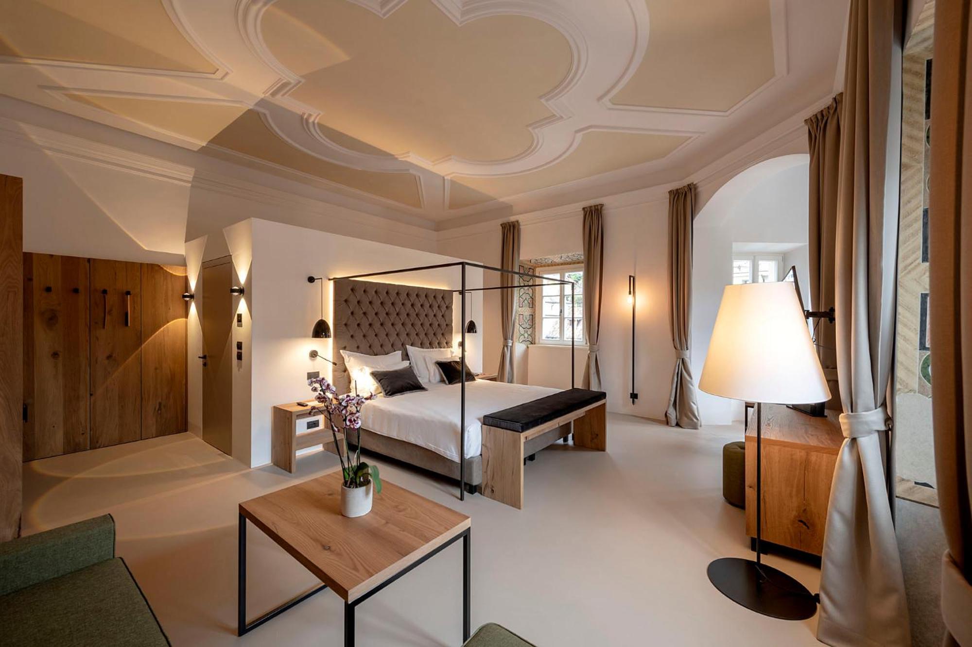 Deluxe Junior Suite - Photo 1