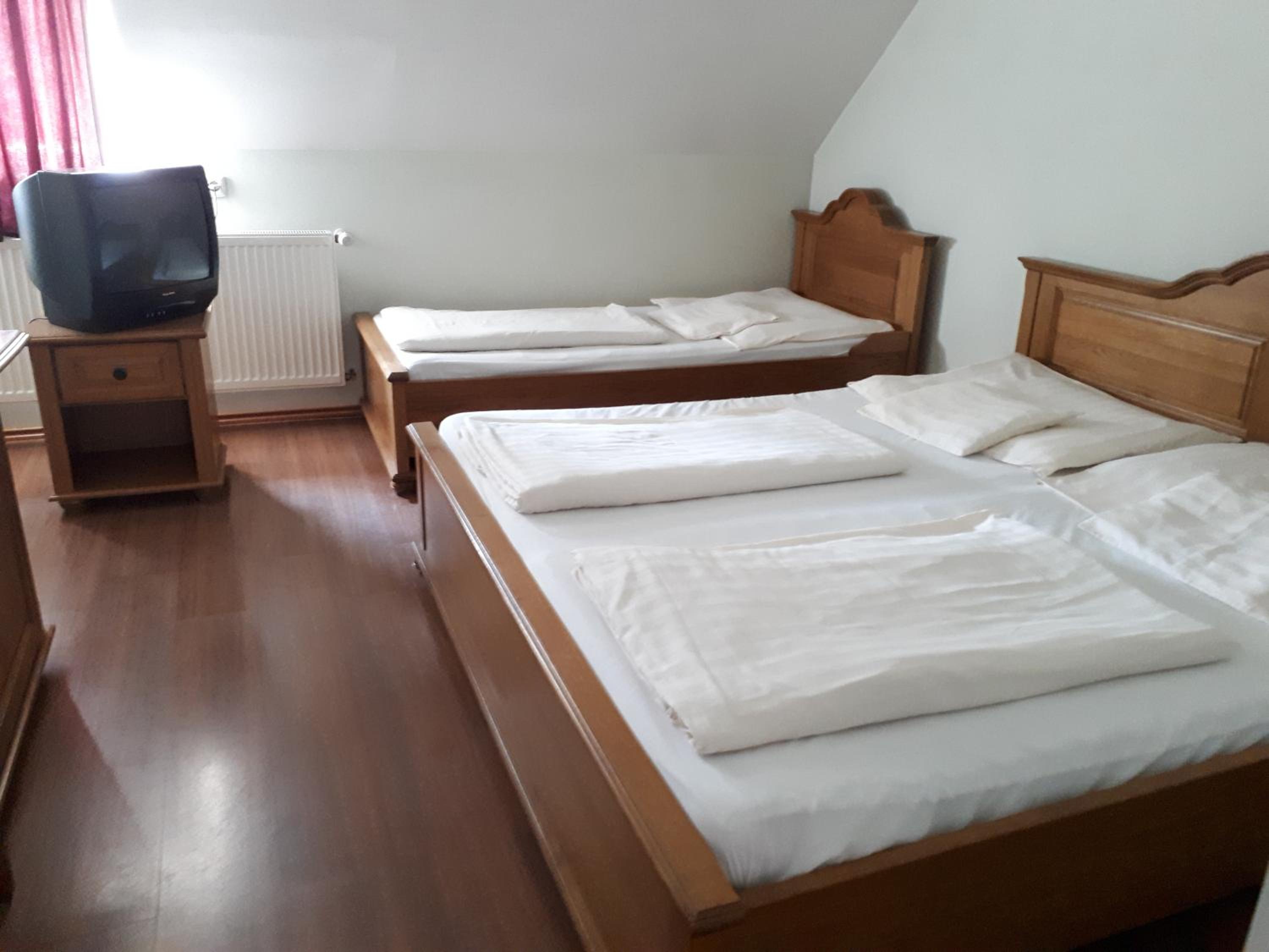 Double or Twin Room with Private Bathroom