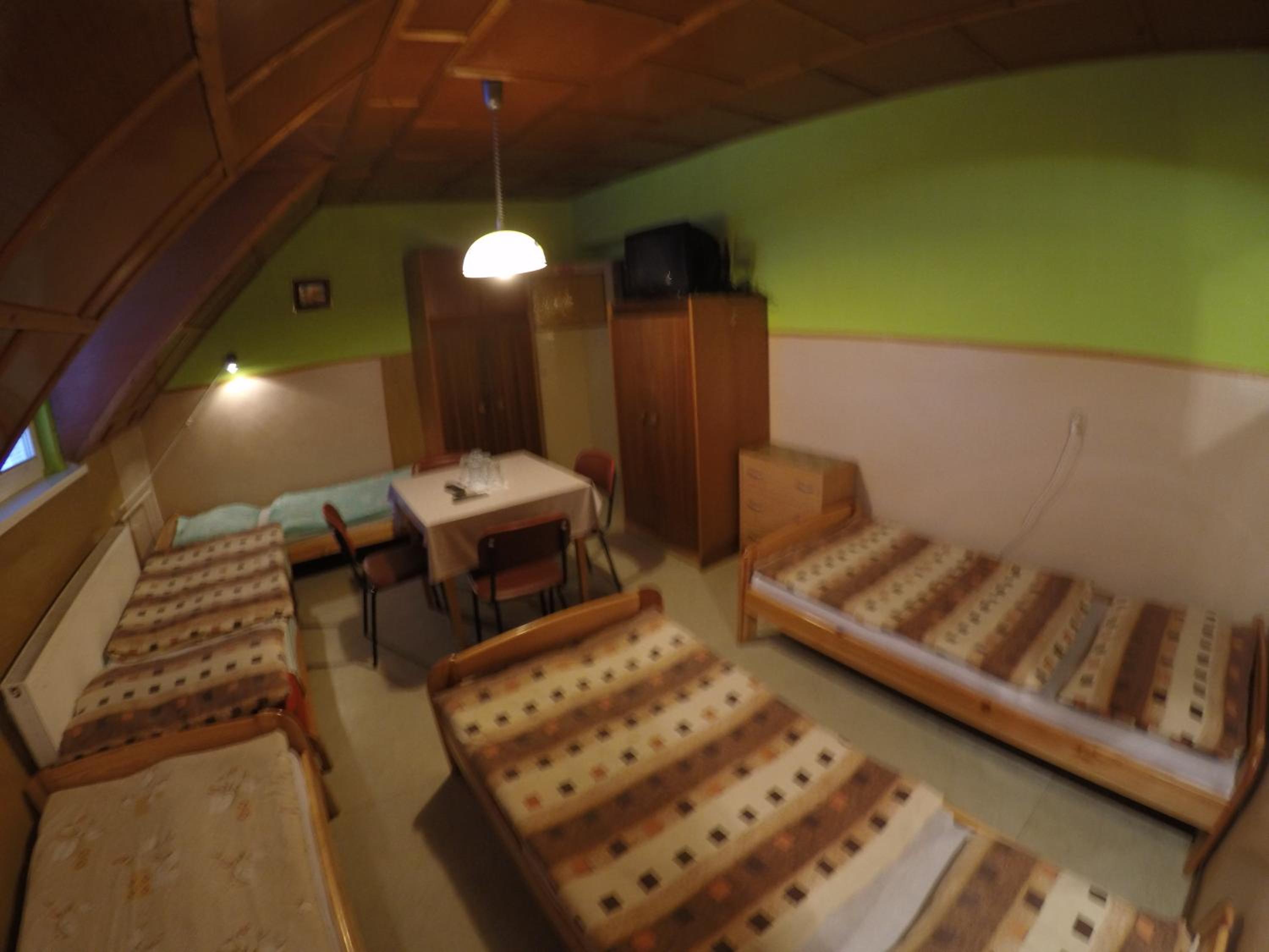 Quadruple Room - Photo 8