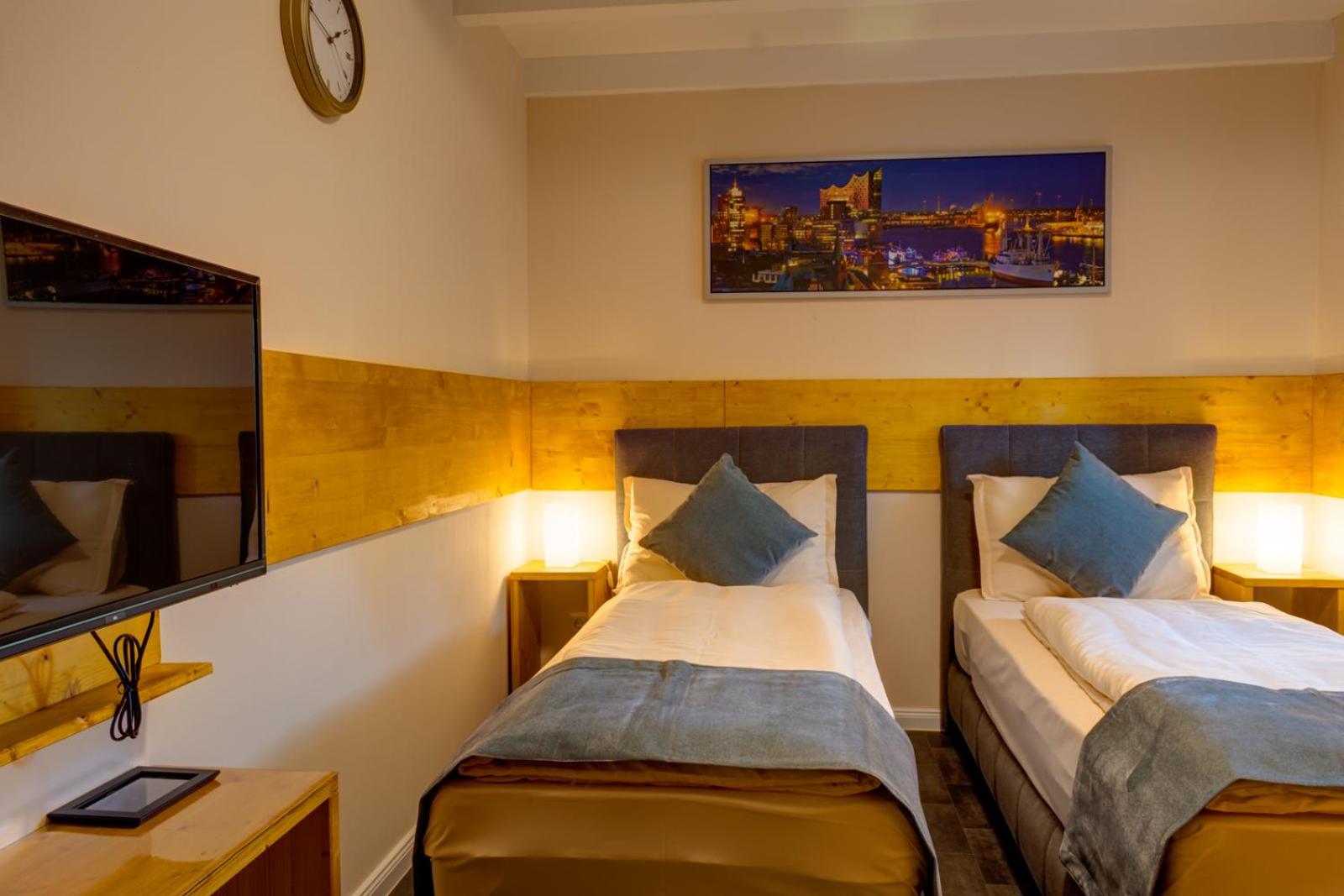 Standard Double Room - Photo 2