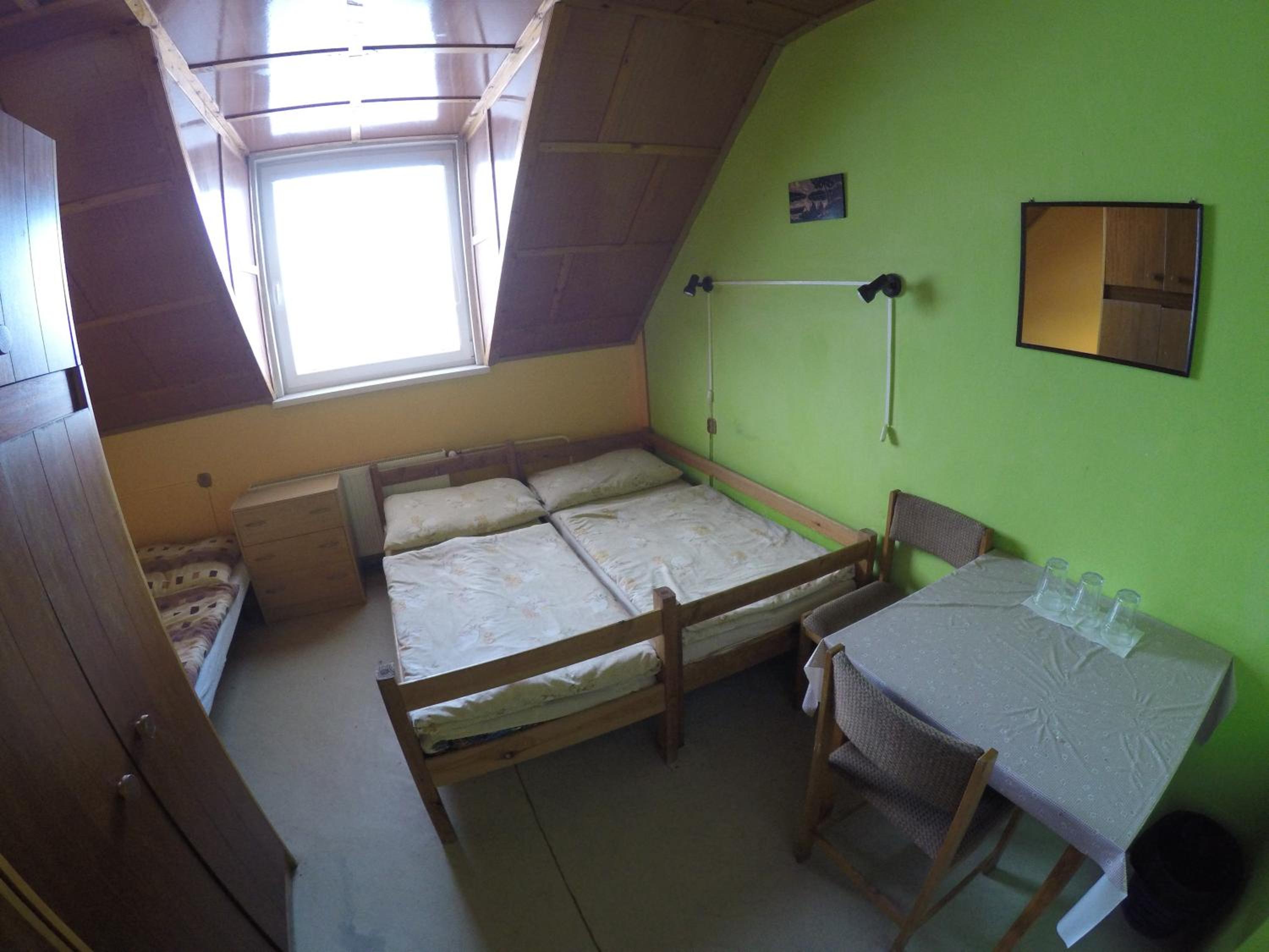 Standard Twin Room - Photo 7