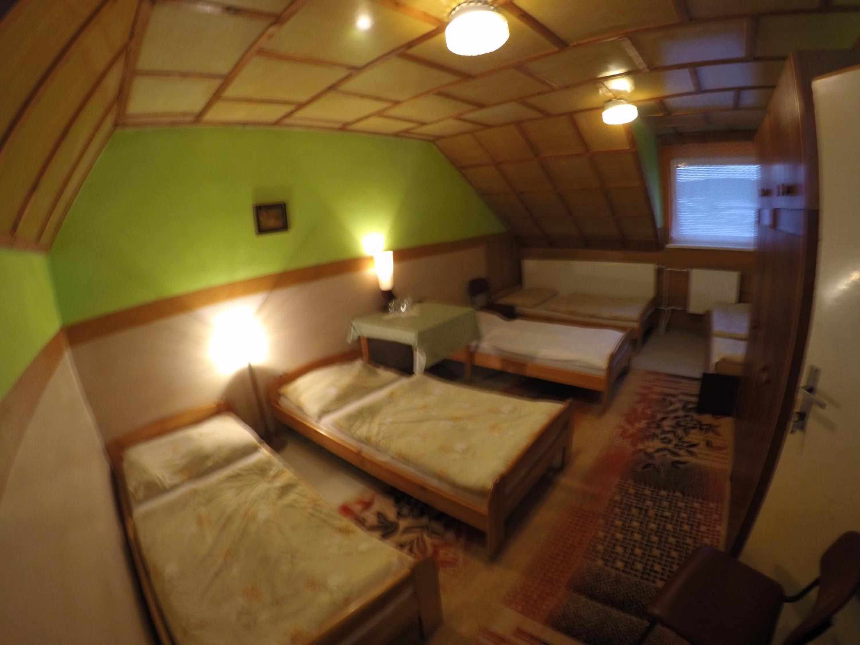 Quadruple Room - Photo 4