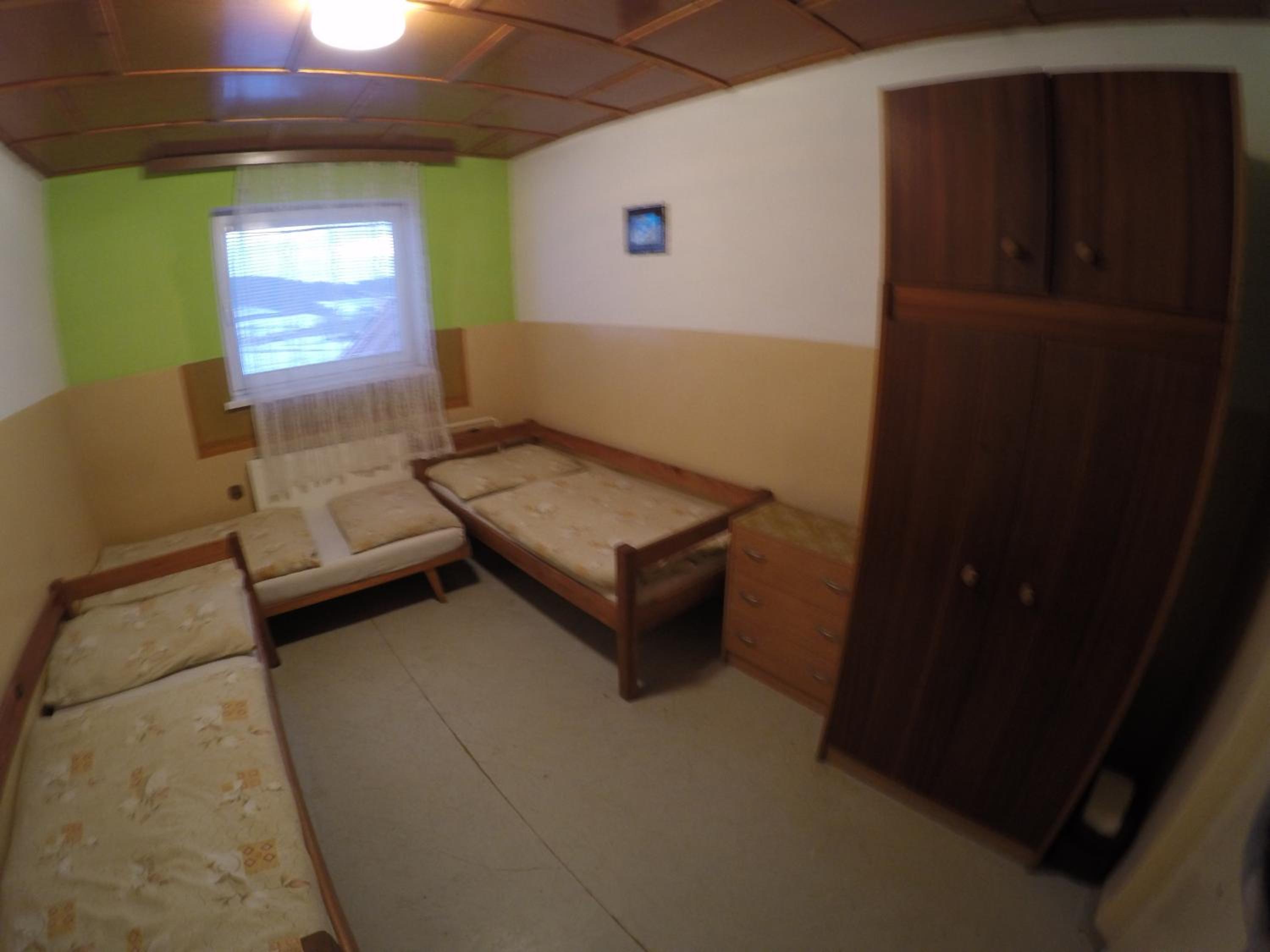 Standard Twin Room - Photo 9