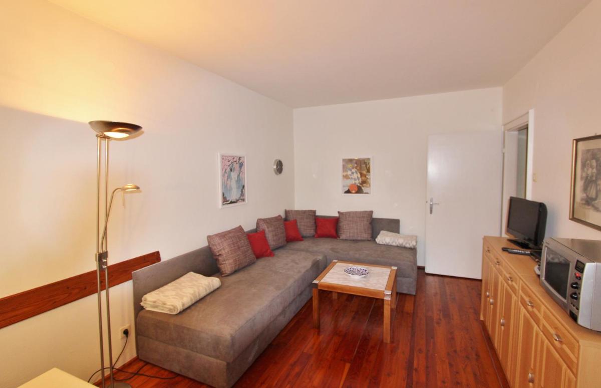 Apartment (4 Adults) photo 2