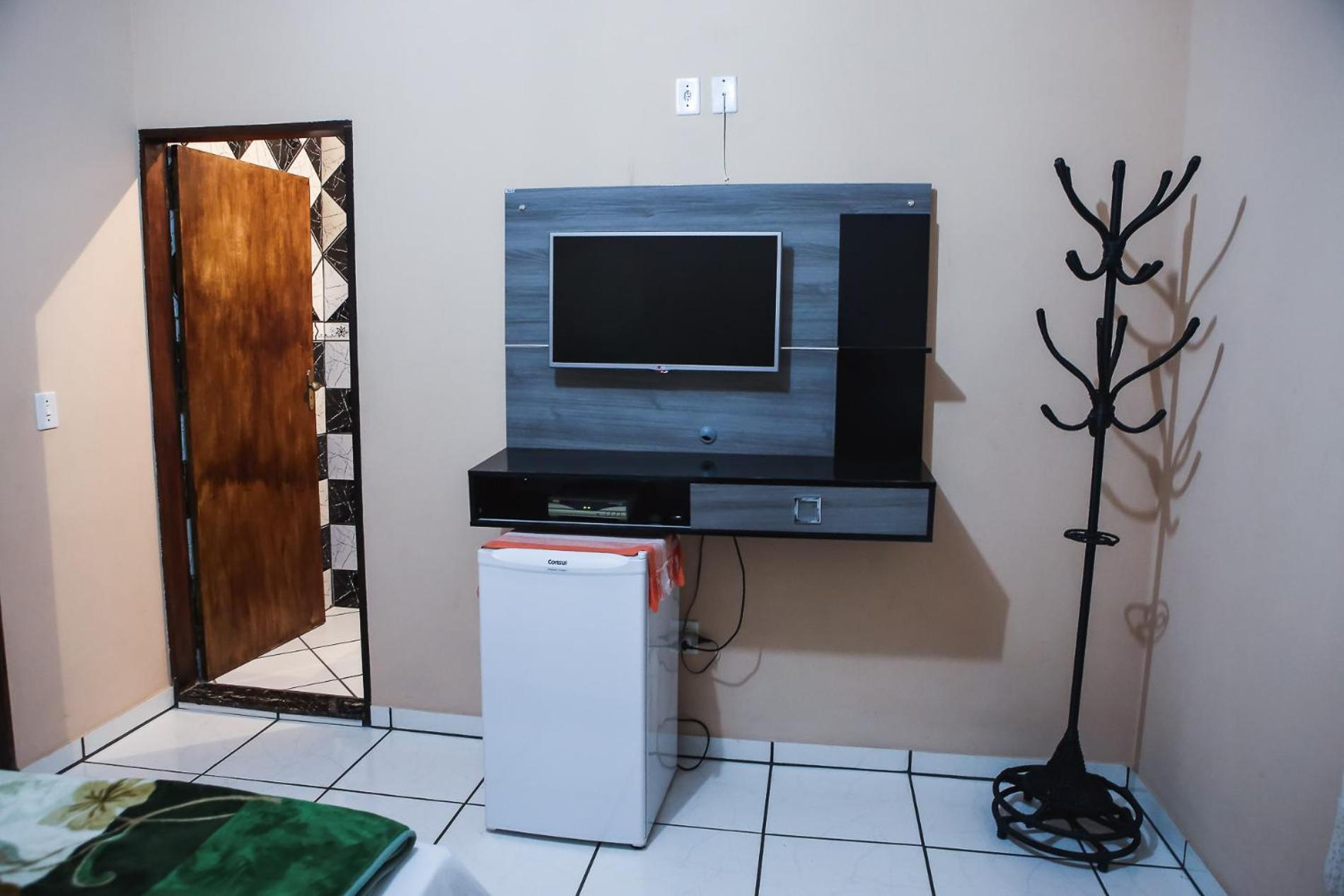 Family Room - Photo 1