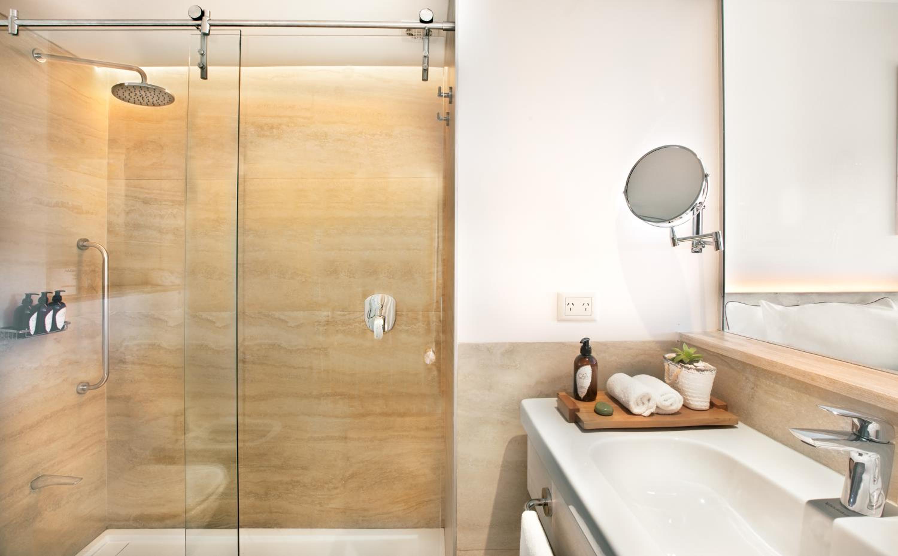 Red Level Twin Room Waterfall View