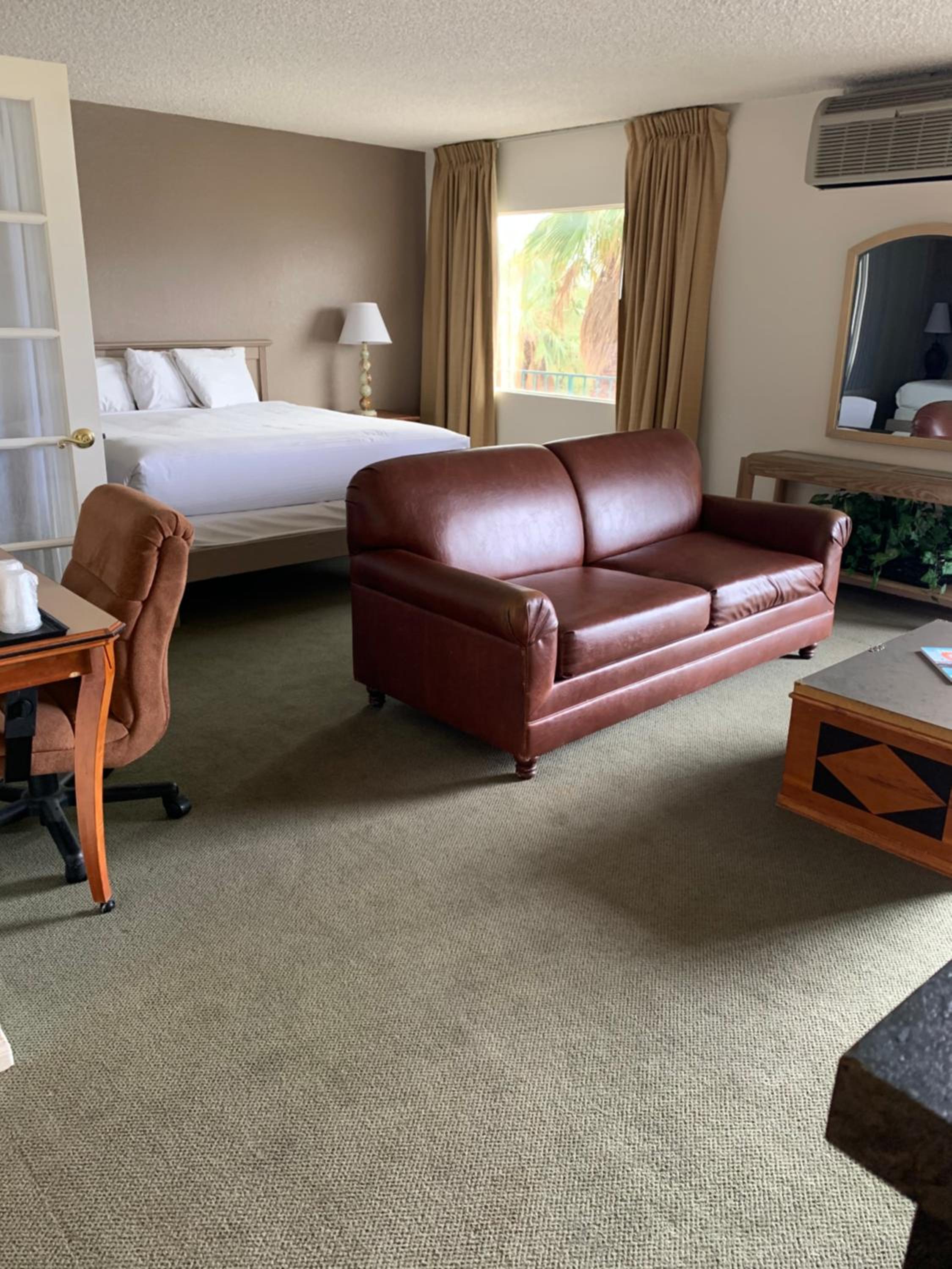 King Suite - Photo 4