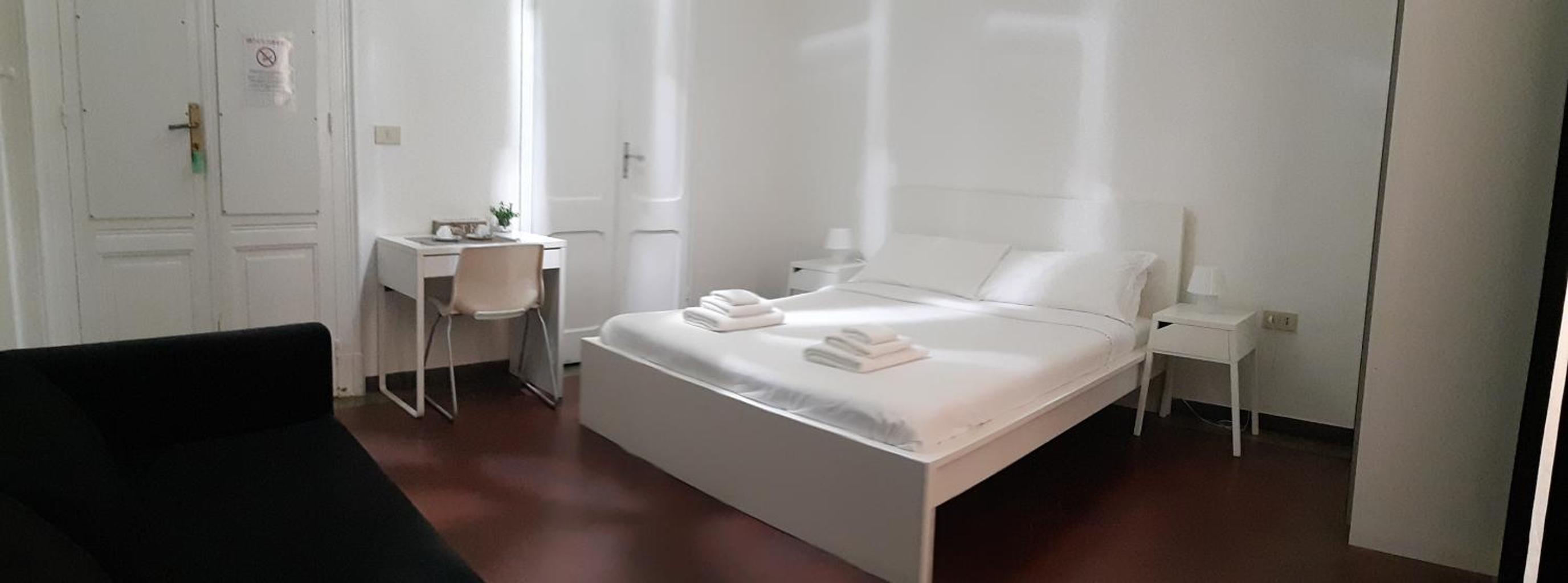 Double Room - Photo 12