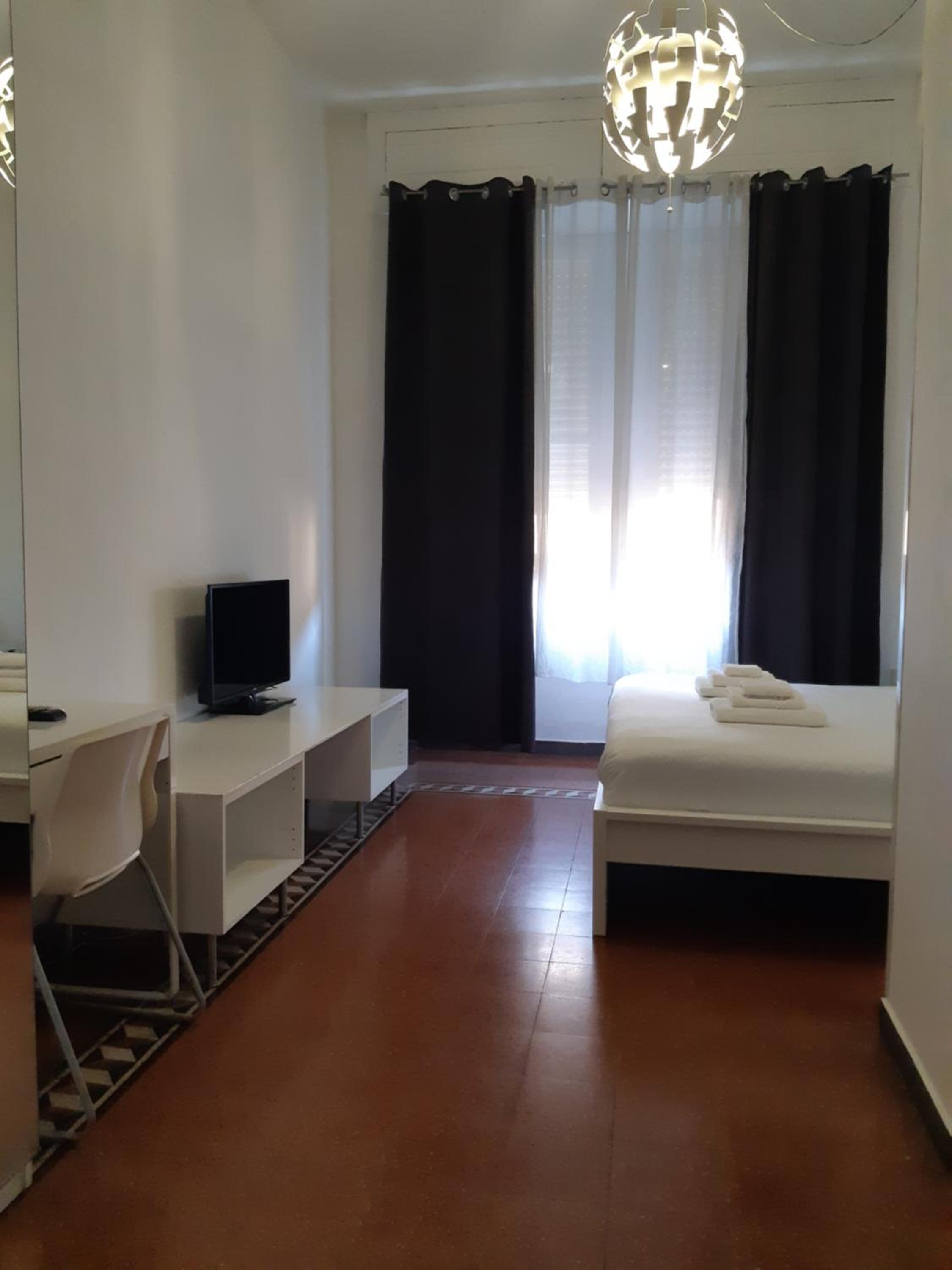 Double Room - Photo 6