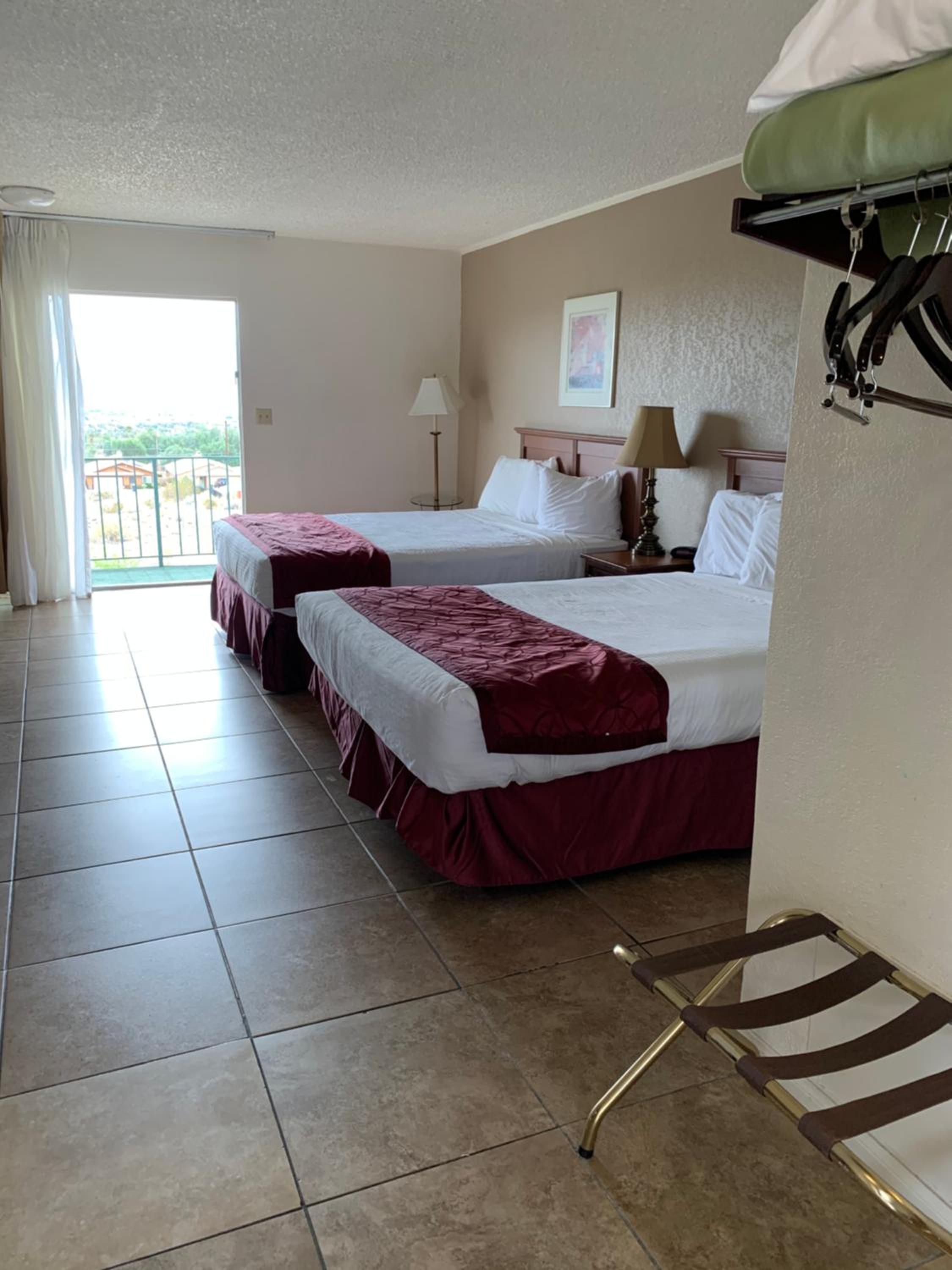 Deluxe Queen Room with Two Queen Beds - Photo 3