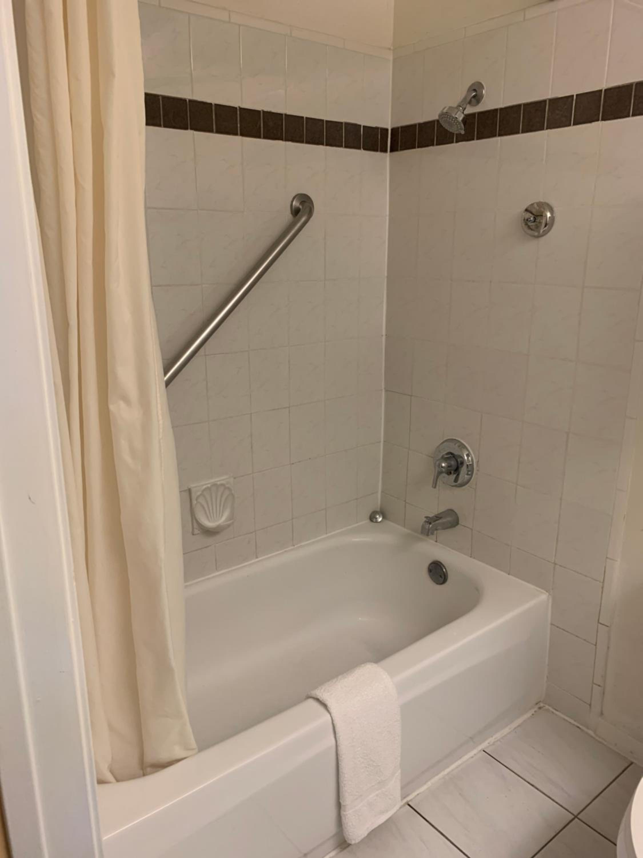 Deluxe Queen Room - Pool Side - Photo 3