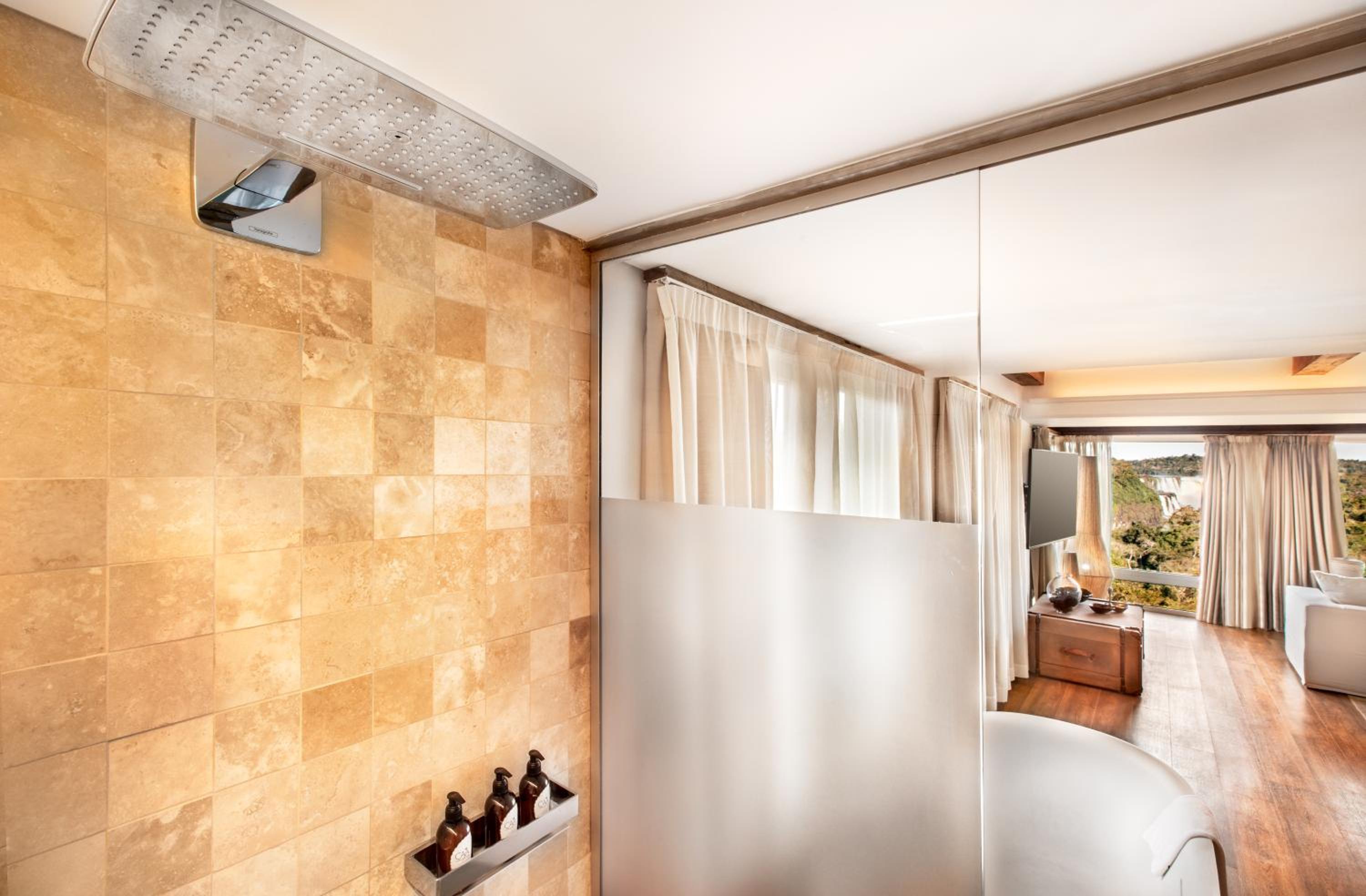 Presidential Family Suite Falls View