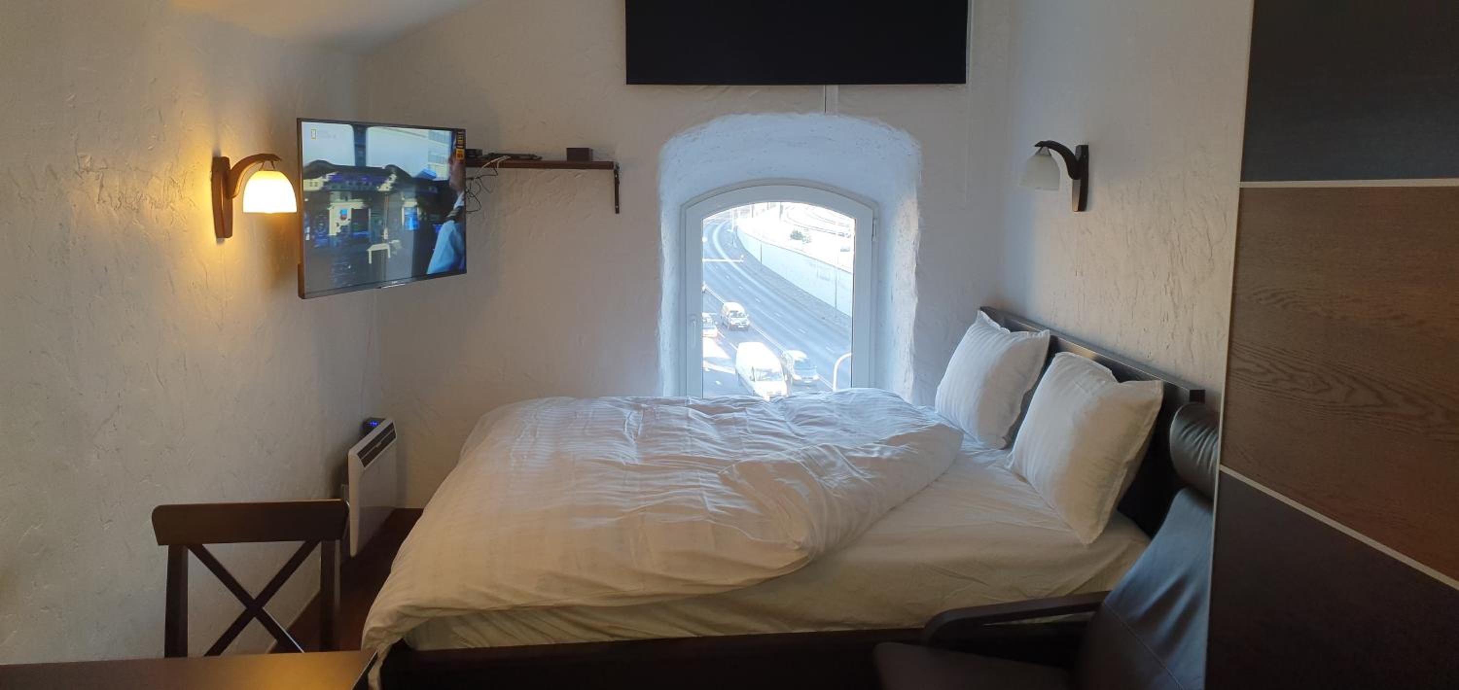 One-Bedroom Apartment - Photo 10