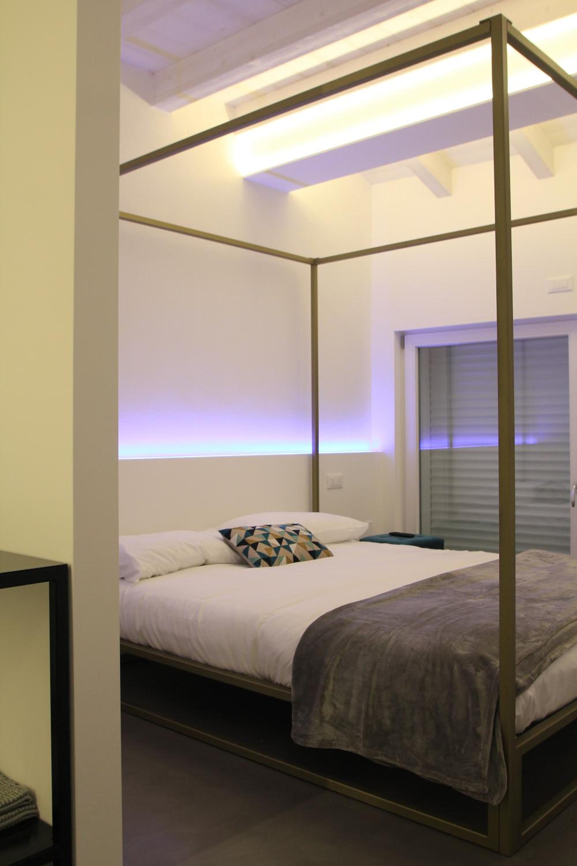 Double Room - Photo 10
