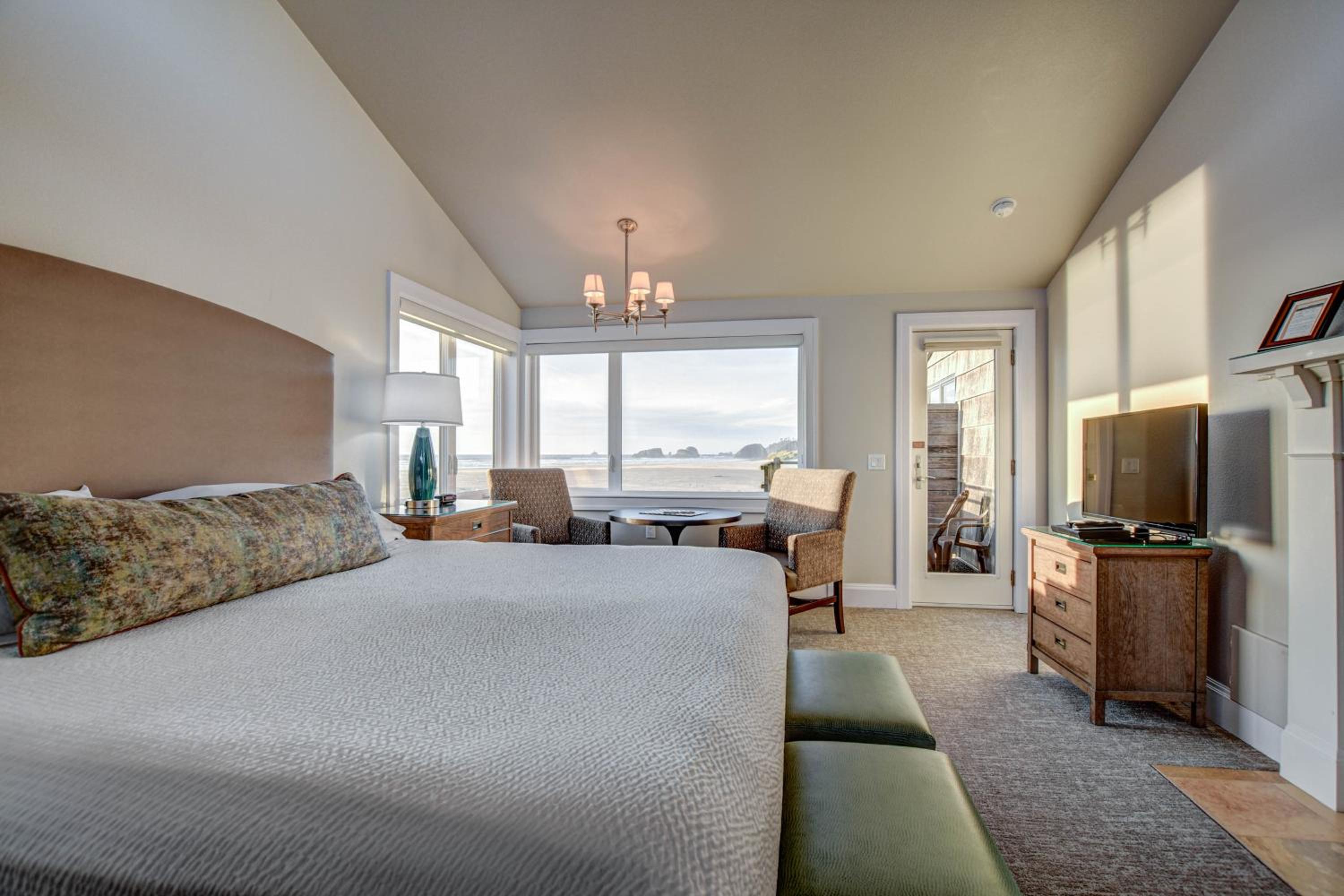 Flagship - Ocean Front King Studio photo 1