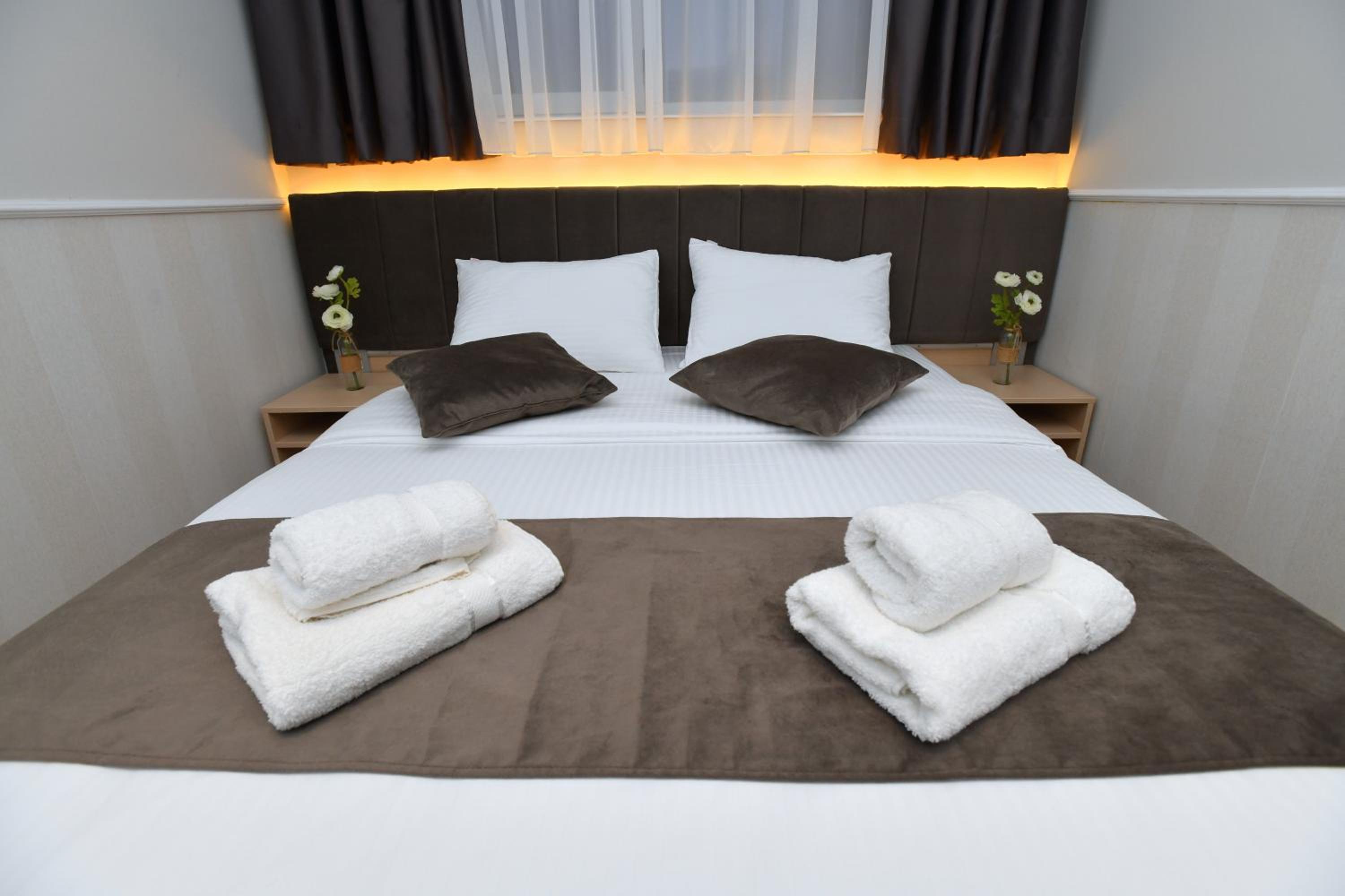 Standard King Room photo 3