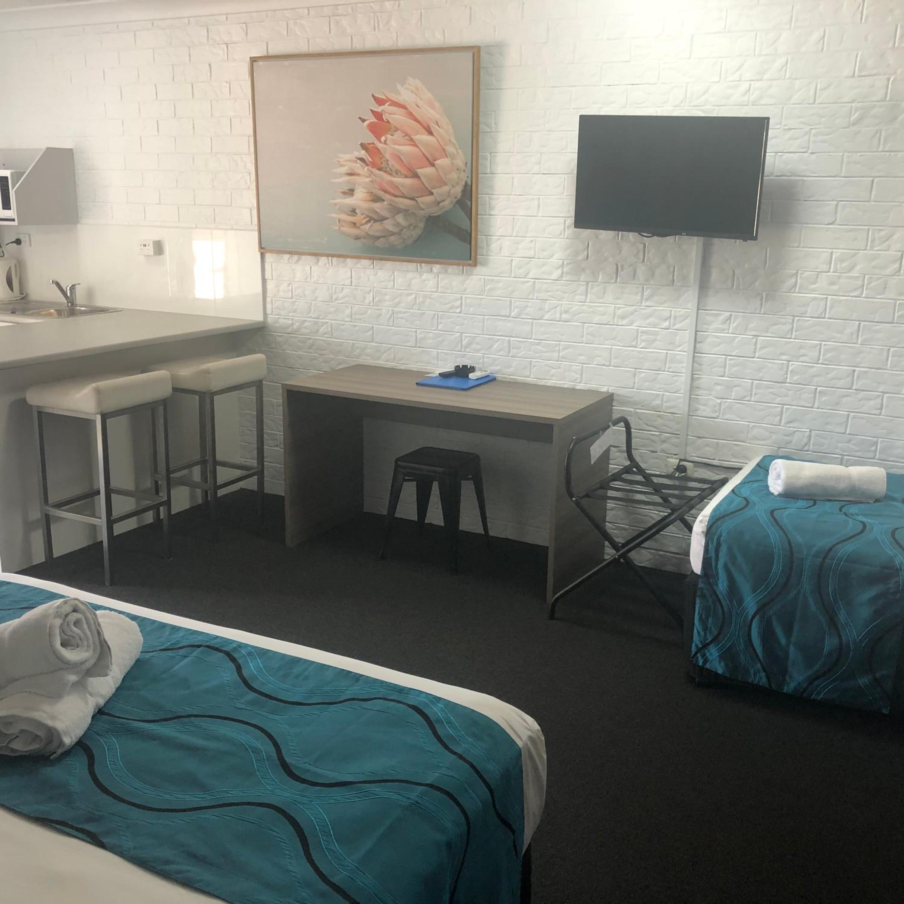 kitchenette 配有双人床的房间