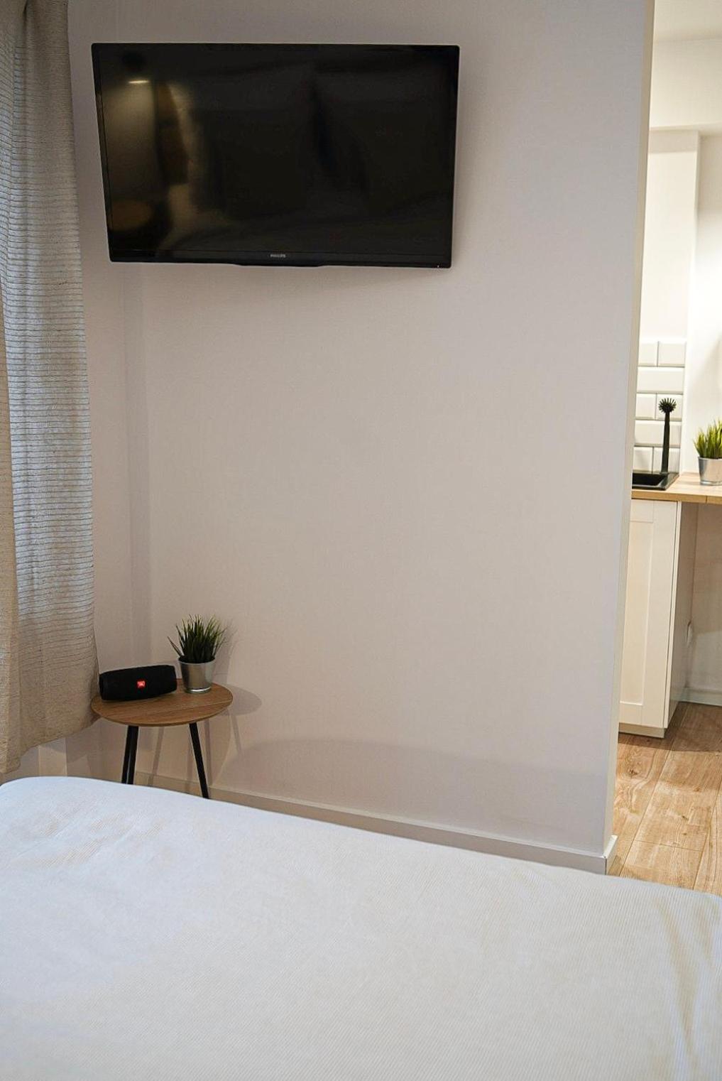 One-Bedroom Apartment - Photo 6