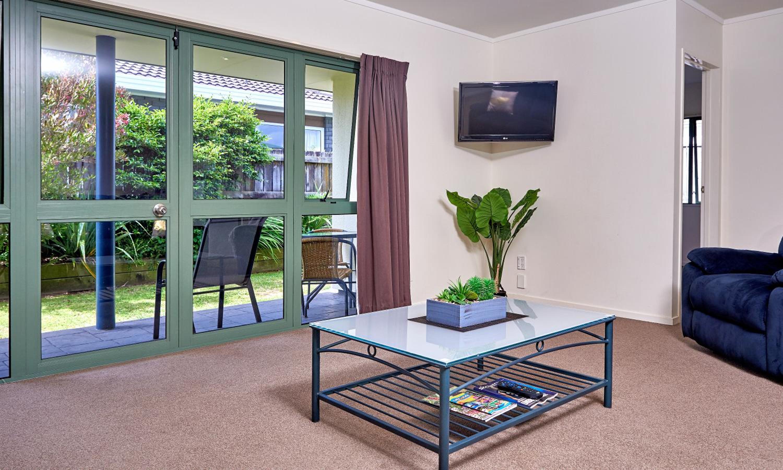 Two-Bedroom Apartment with Spa Bath