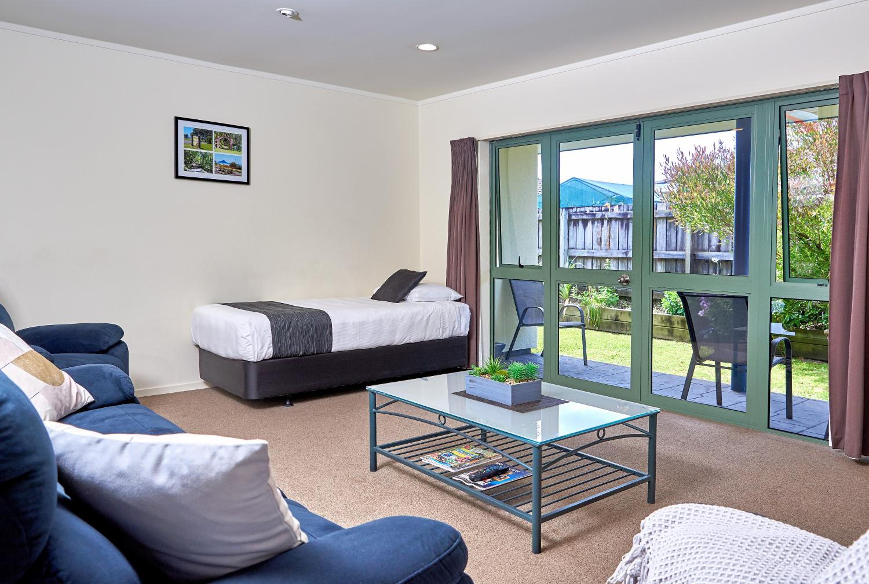 Two-Bedroom Apartment with Spa Bath photo 2