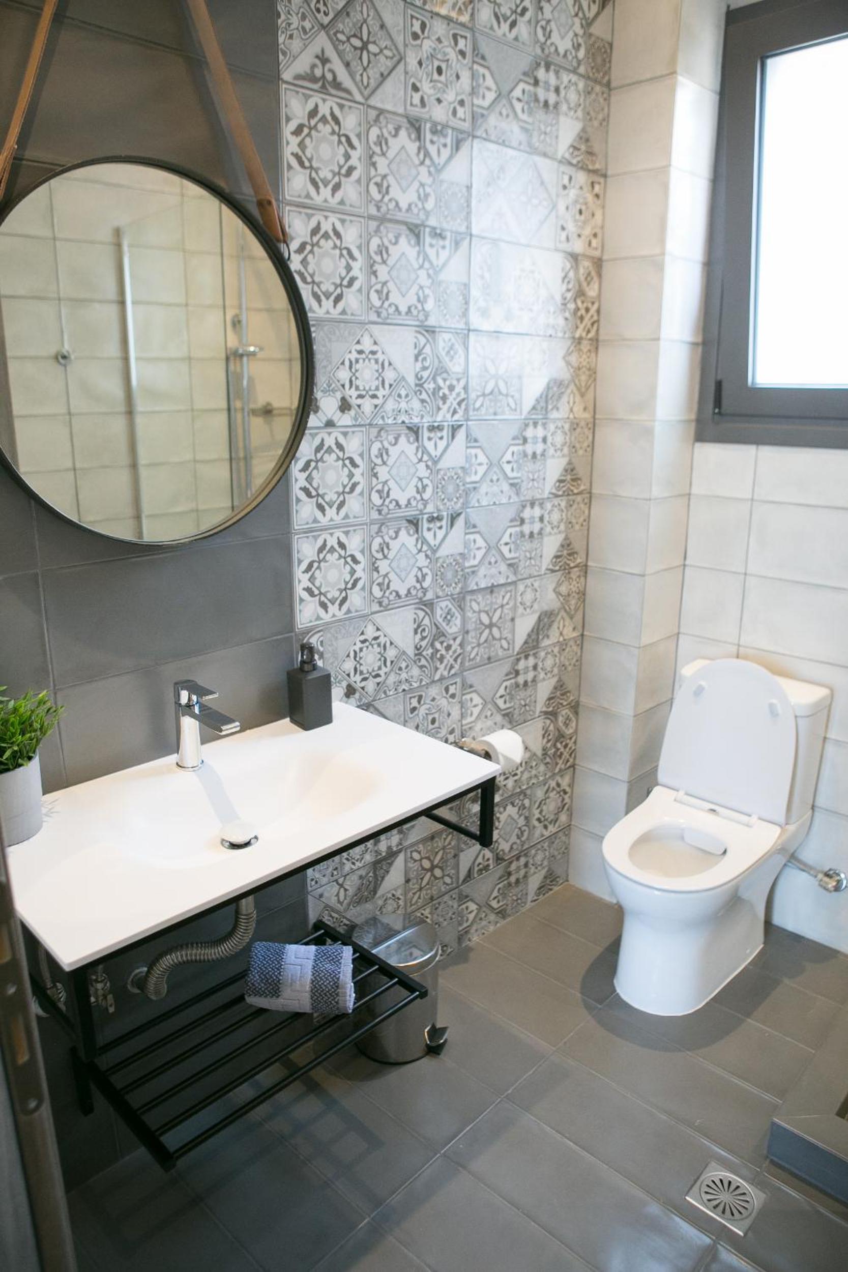 Two-Bedroom Apartment - Photo 17